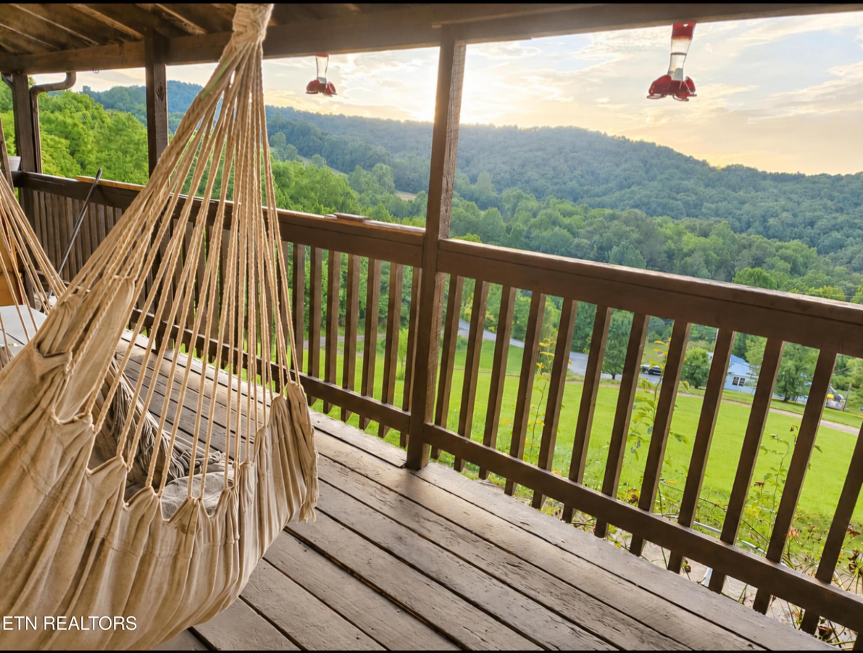 395 Cunningham Rd, Tazewell, TN 37879 — photo 3