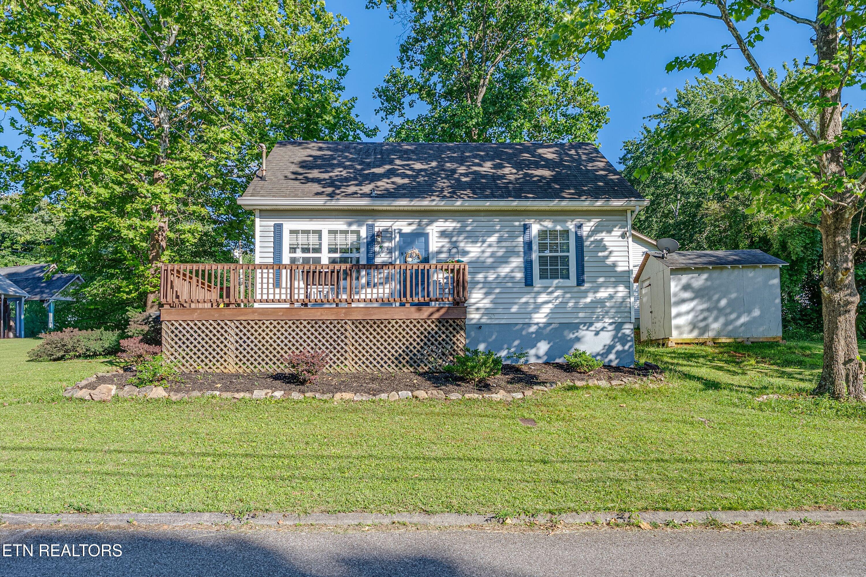 1513 Rhododendron Court — photo