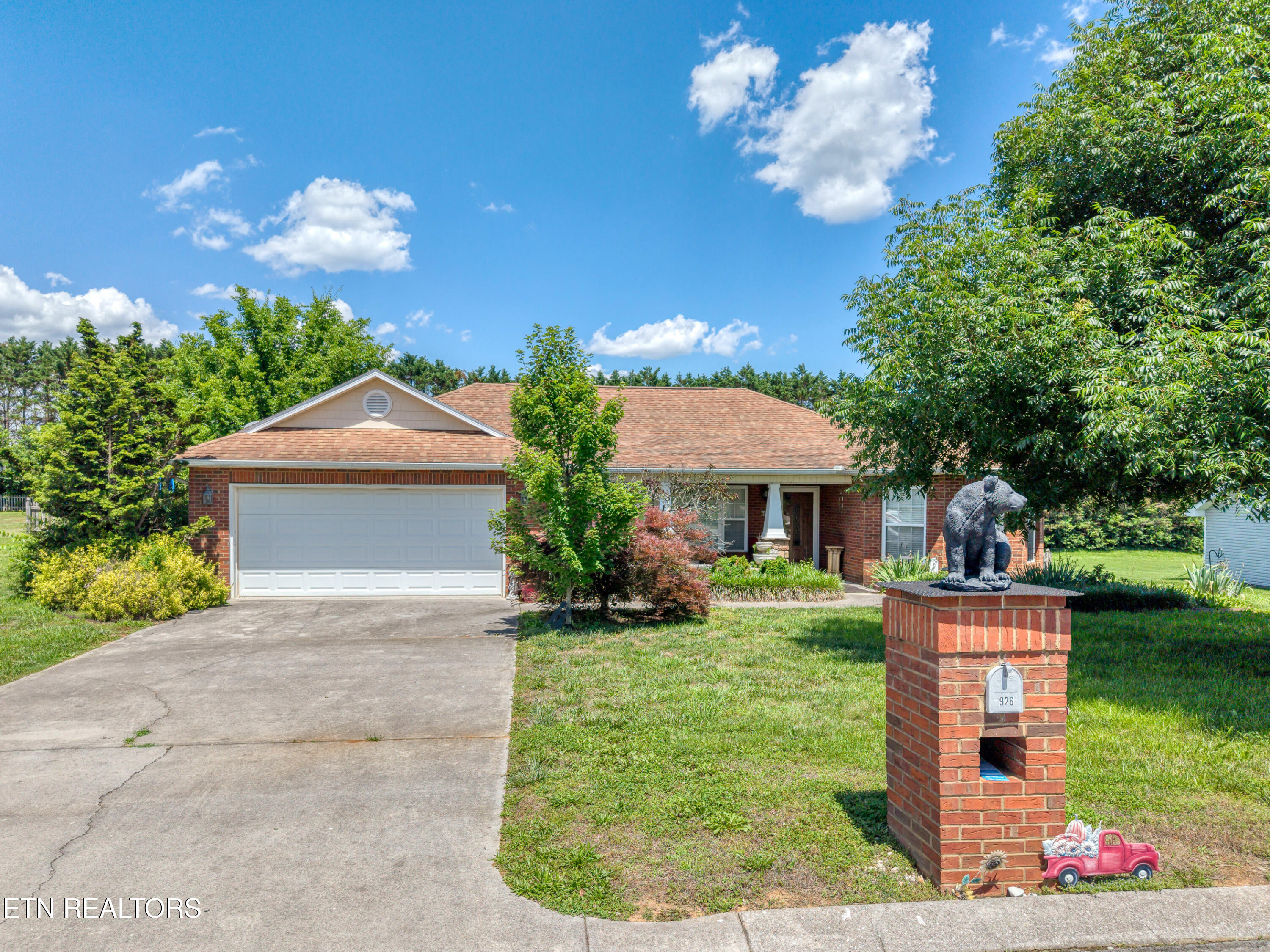 926 Mossy Grove Lane — photo