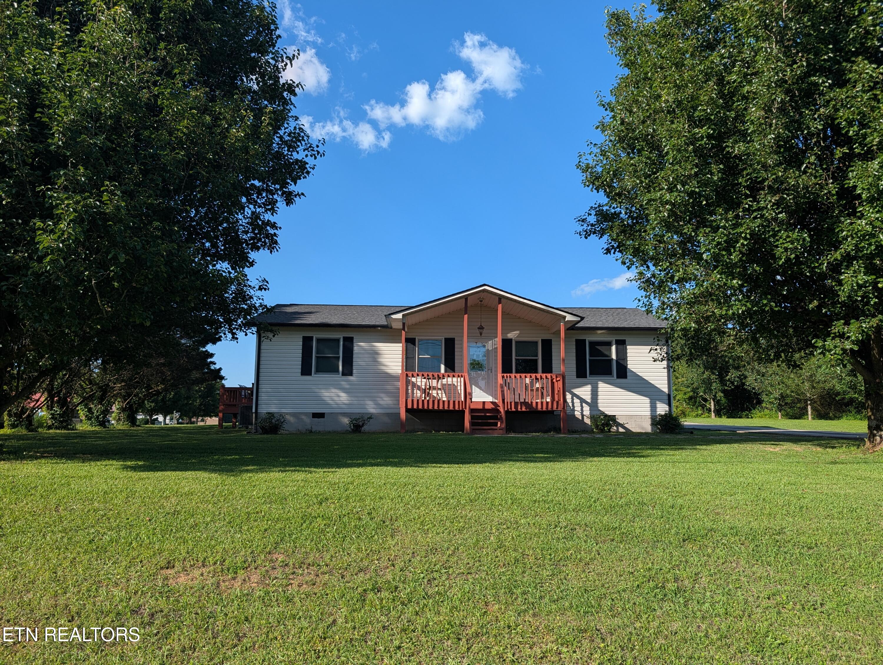1174 Crosby Lane — photo