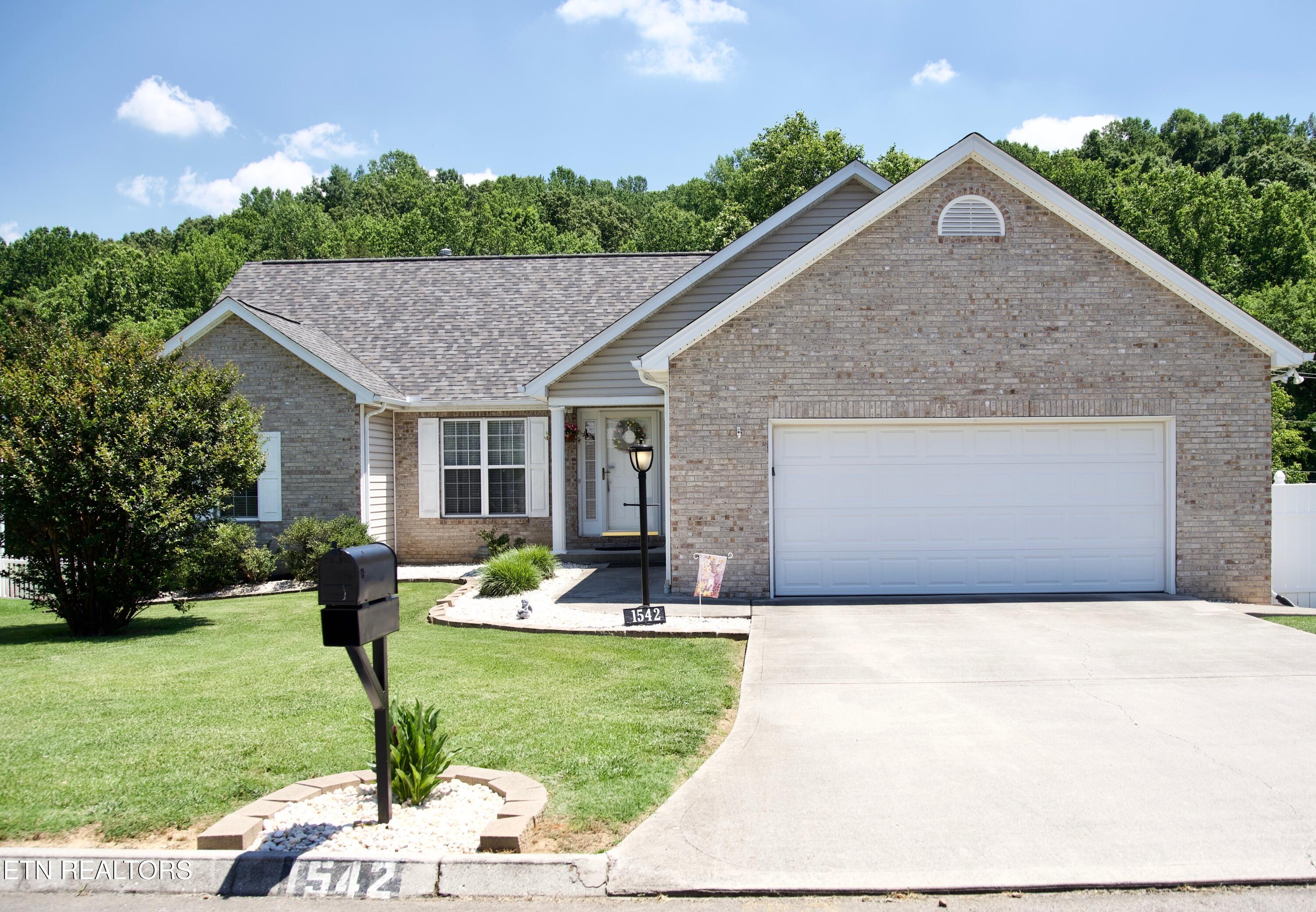 1542 Mandrell Drive 6628 — photo