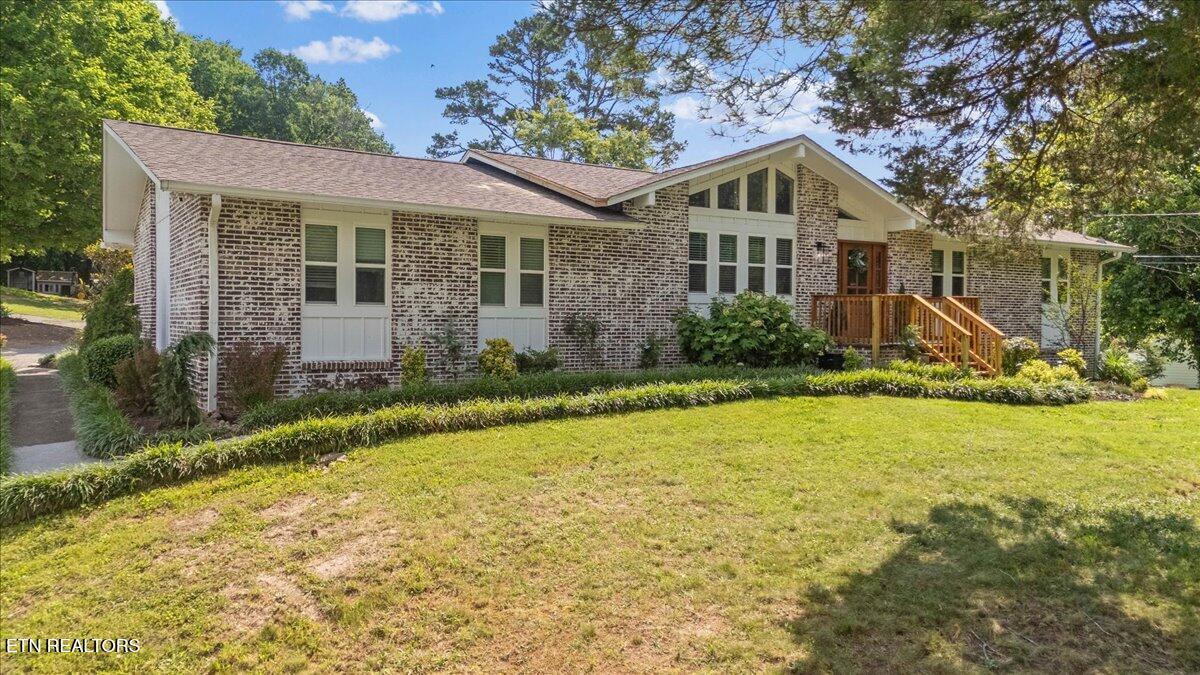 8528 Heiskell Rd, Powell, TN 37849 — photo 2