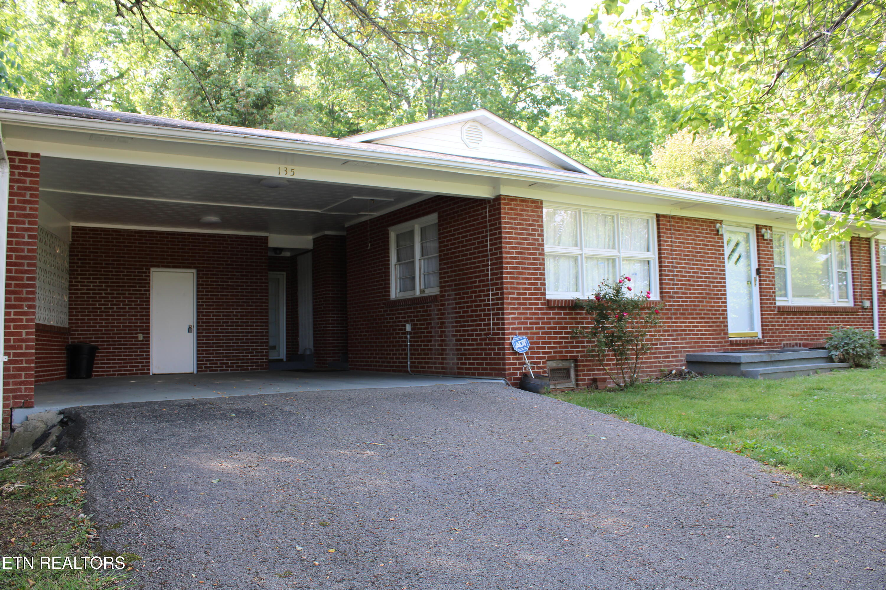 135 Granby Lane — photo