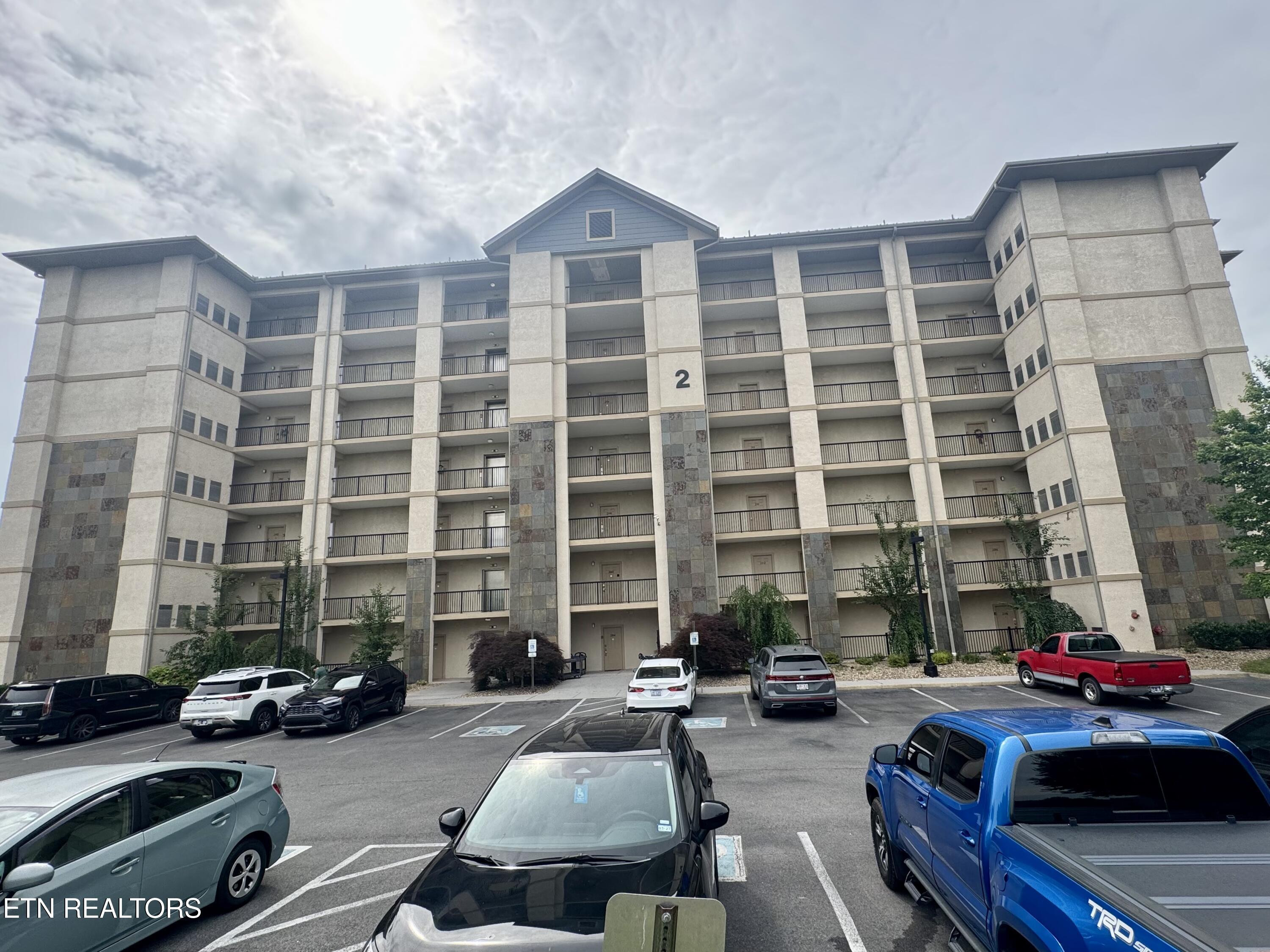 124 Plaza Unit 2306 — photo