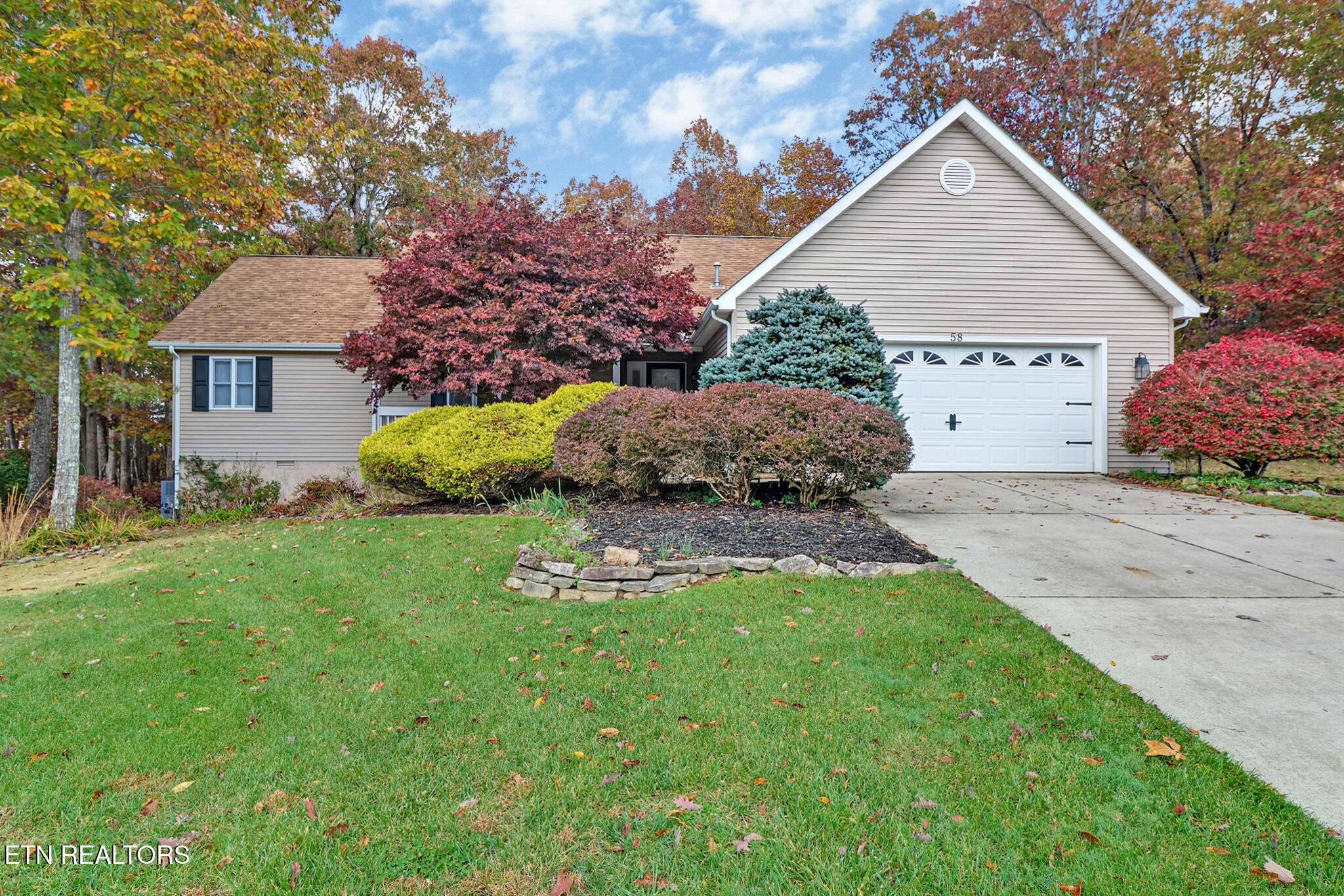 58 Loxley Lane — photo