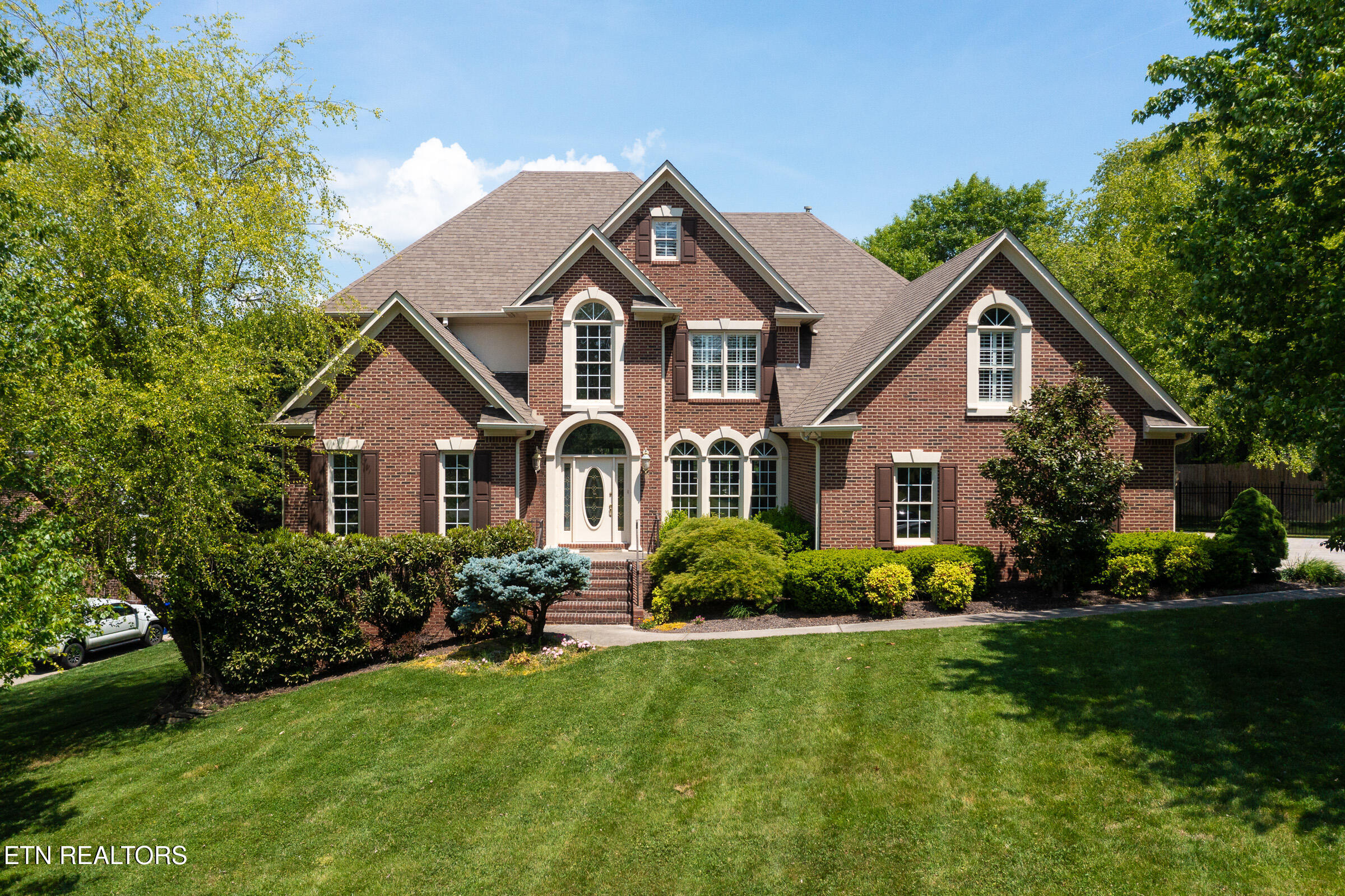 1265 Kensington Drive — photo