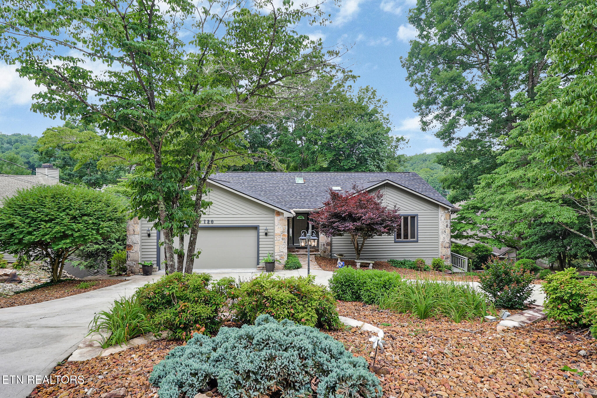 120 Chatham Lane — photo