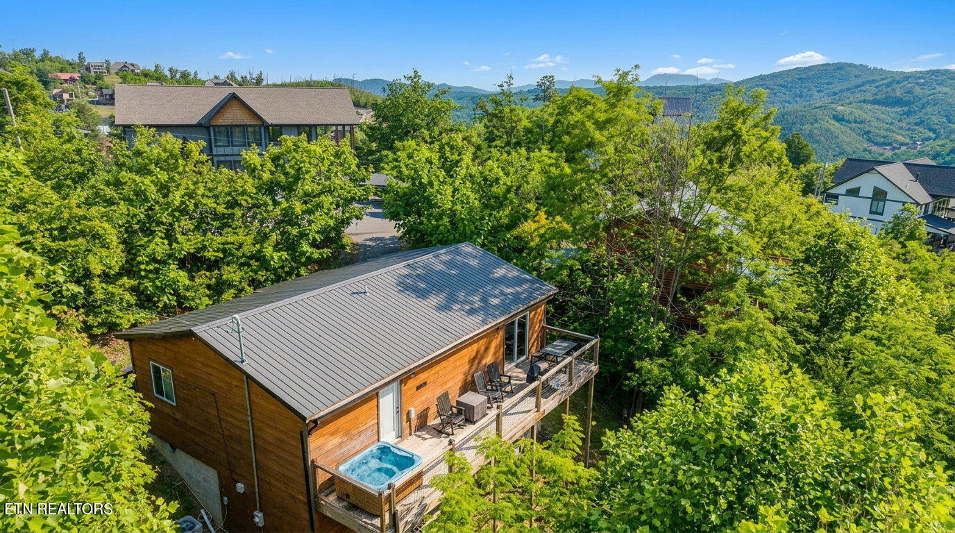 628 Pinecrest Drive — photo