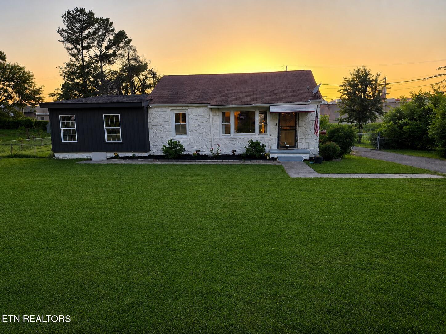 611 Leconte Lane — photo