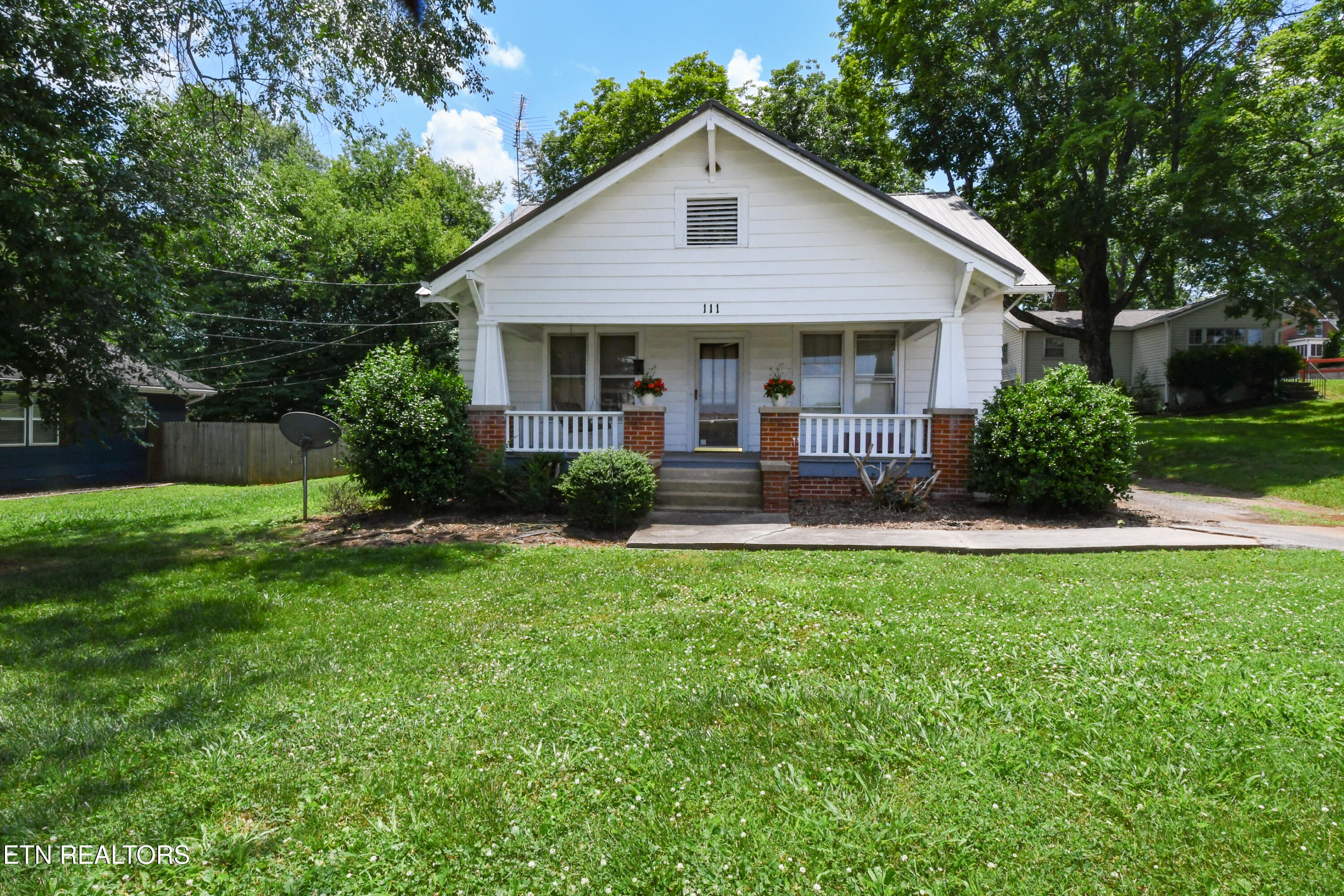 111 S Cedar St — photo