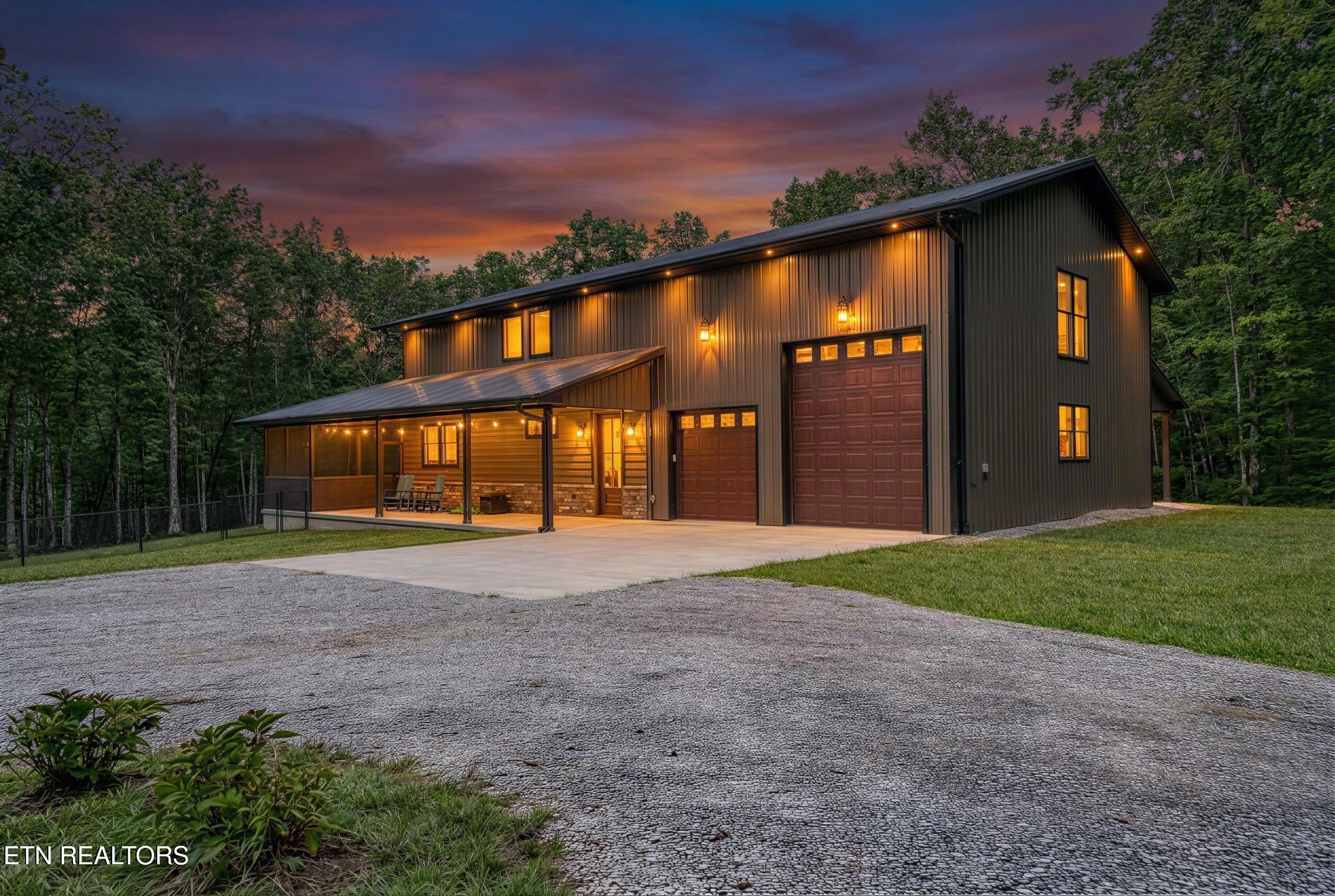 1532 E Overlook Rd — photo