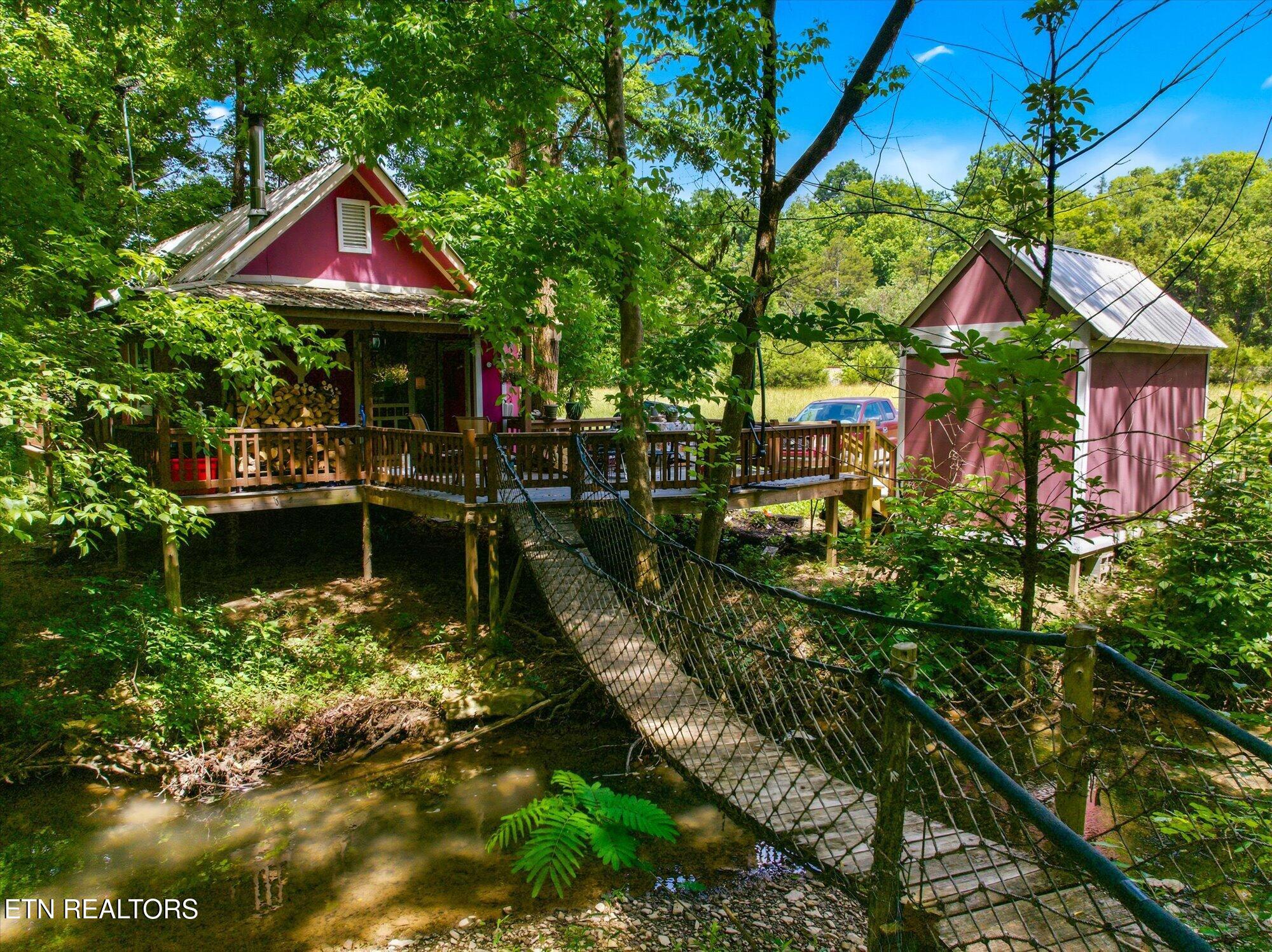 140 Donahue Rd — photo