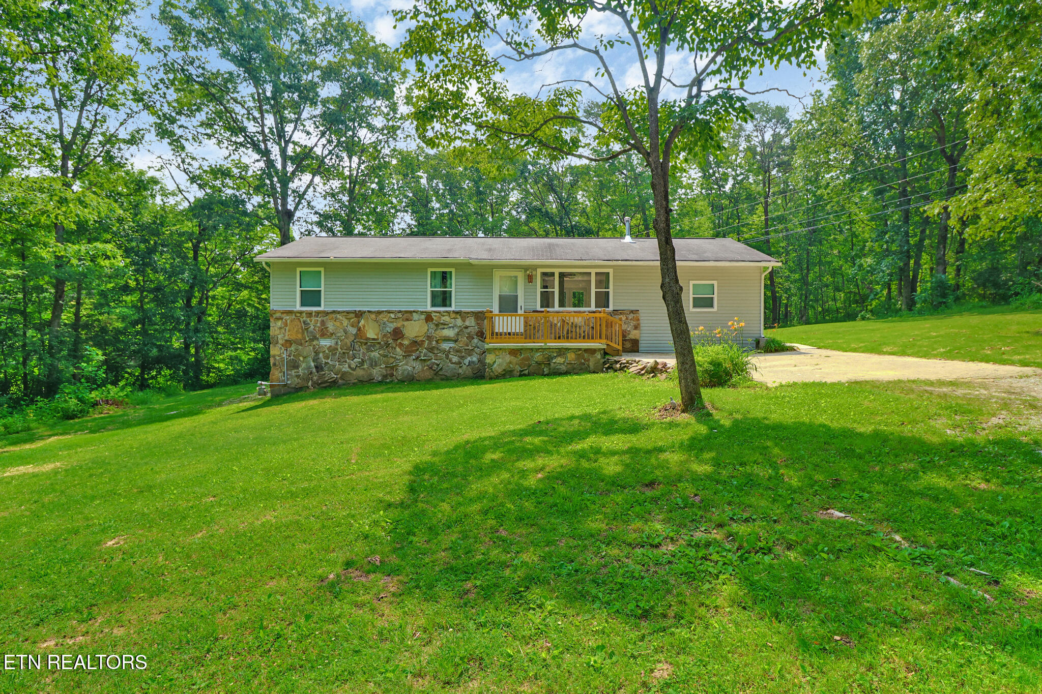 484 Kerrigan Rd — photo