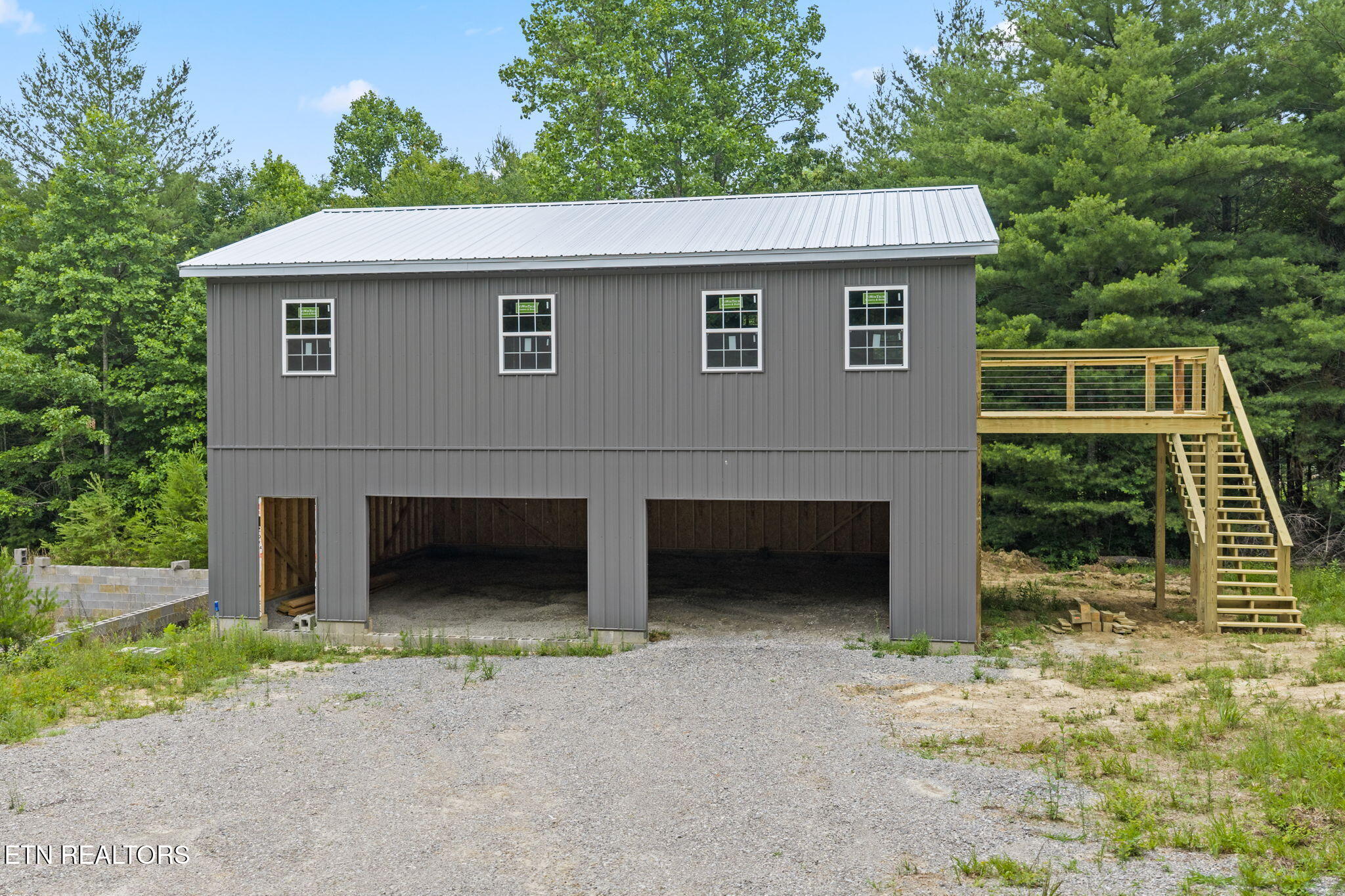 144 Charlie Jones Rd, Deer Lodge, TN 37726 — photo 2