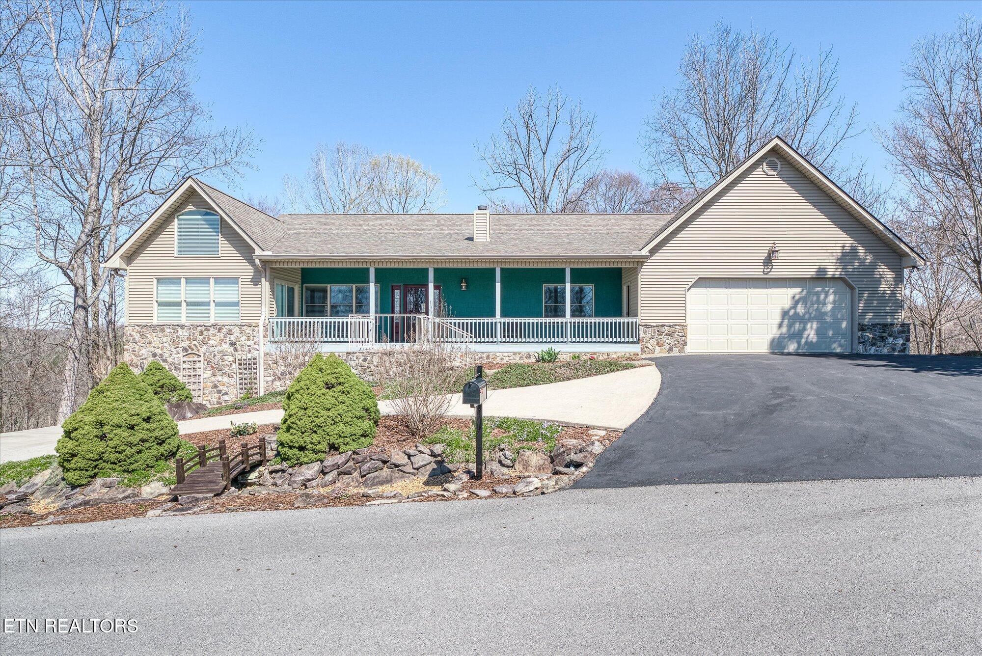 566 Mallard Pointe Rd — photo