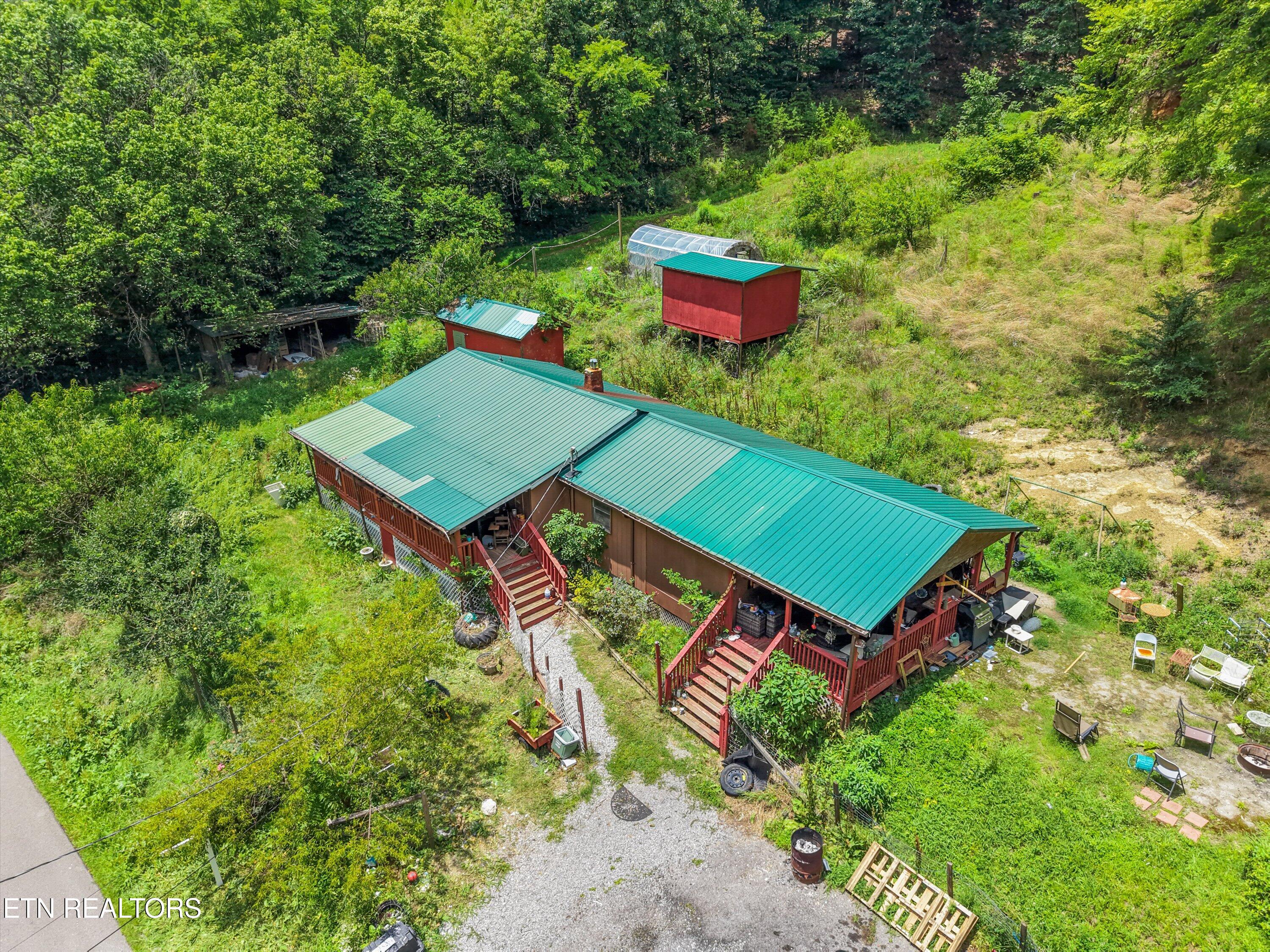 9122 Pickens Gap Rd — photo
