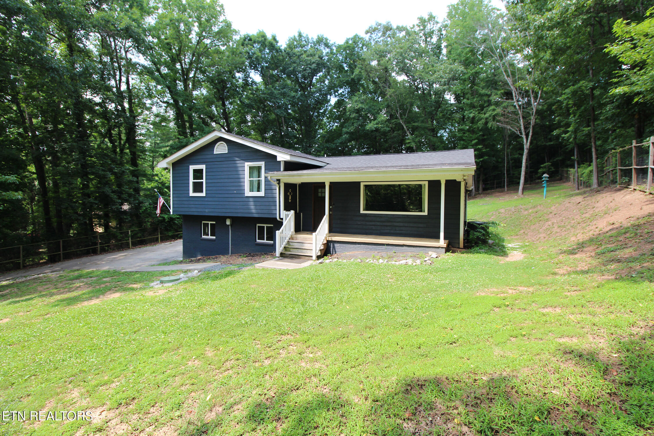1617 N Campbell Station Rd — photo