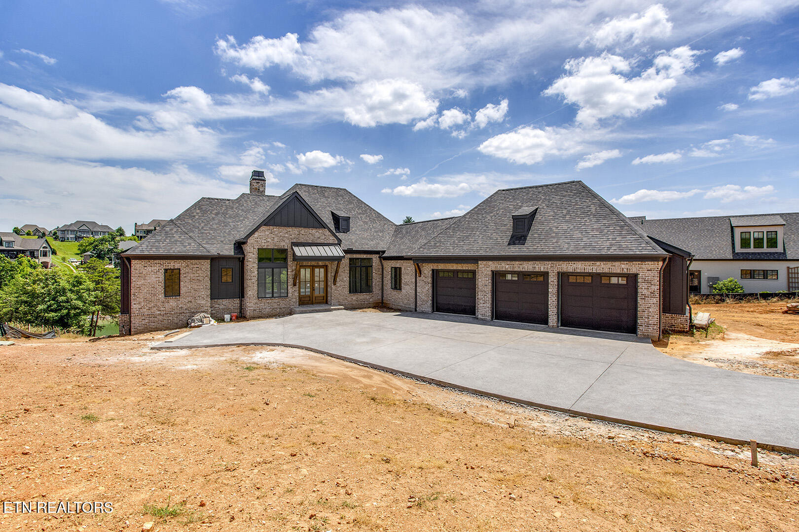 205 Admiral Court — photo
