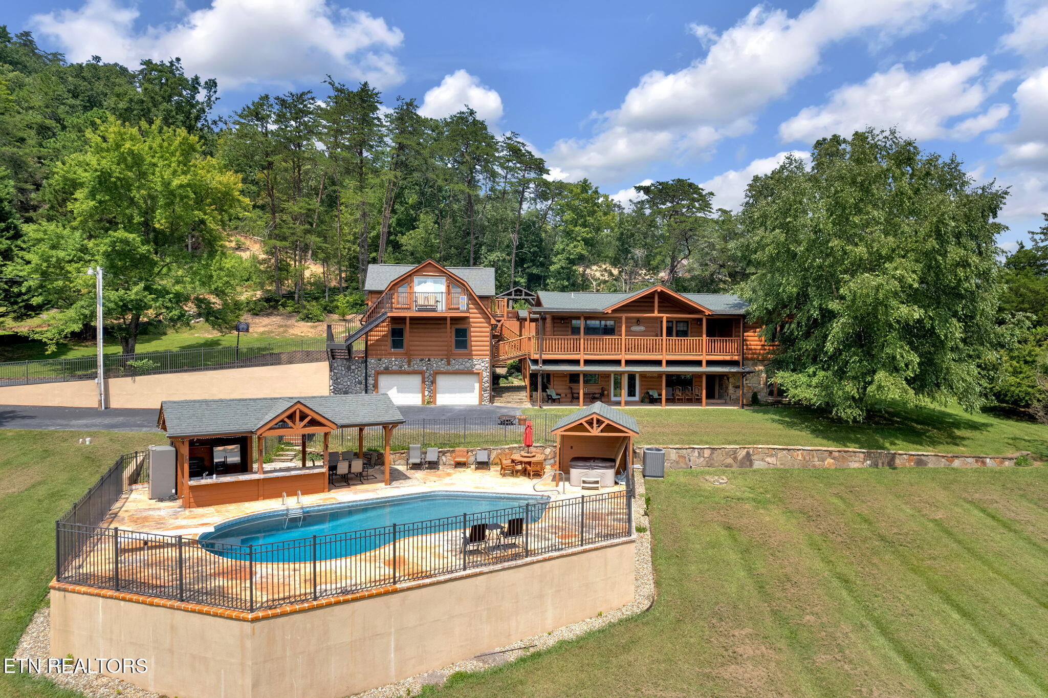 2803 Mary Ridge Farm Road, Sevierville TN 37862 — photo 2