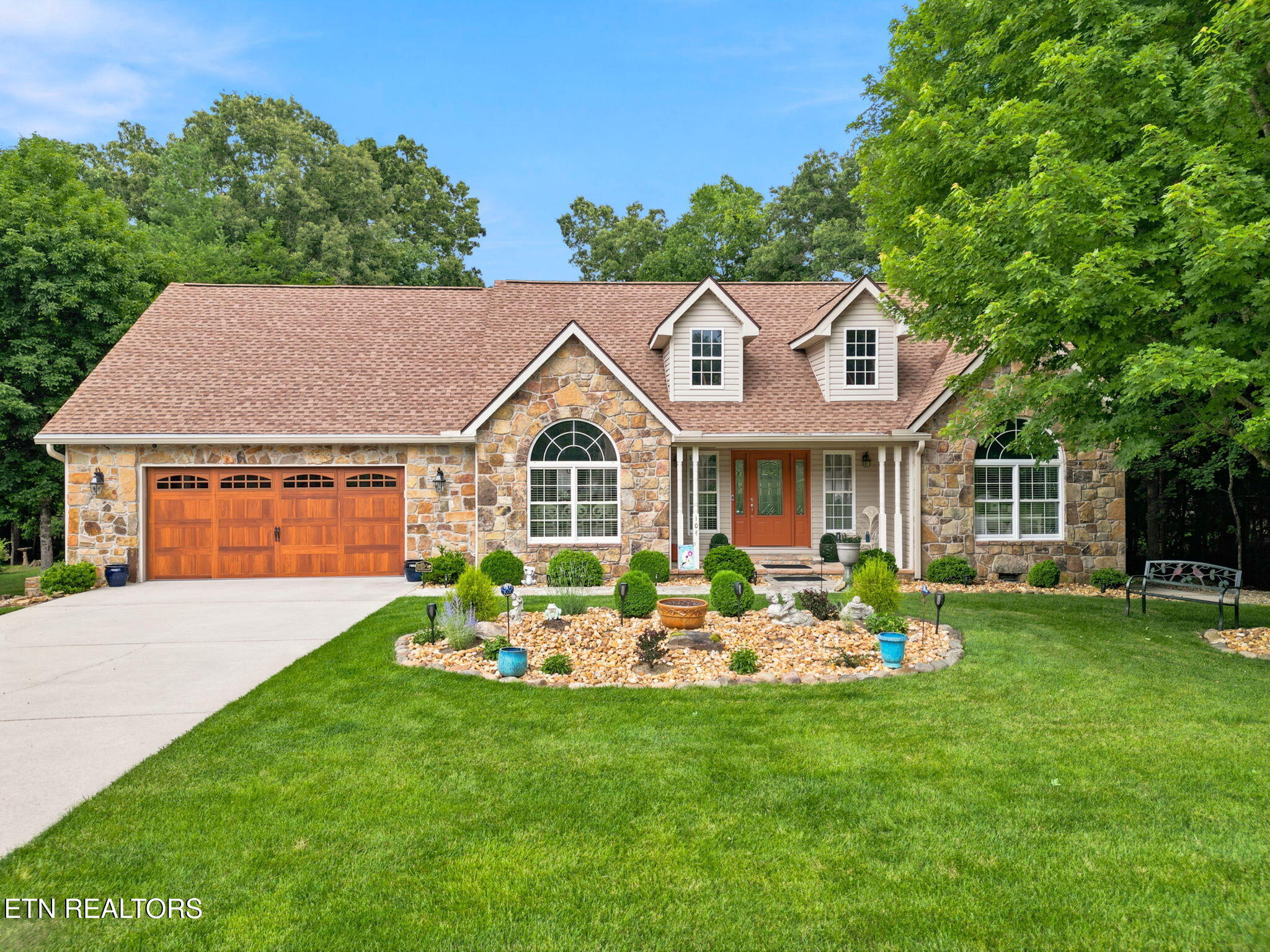 104 Kenwood Drive — photo