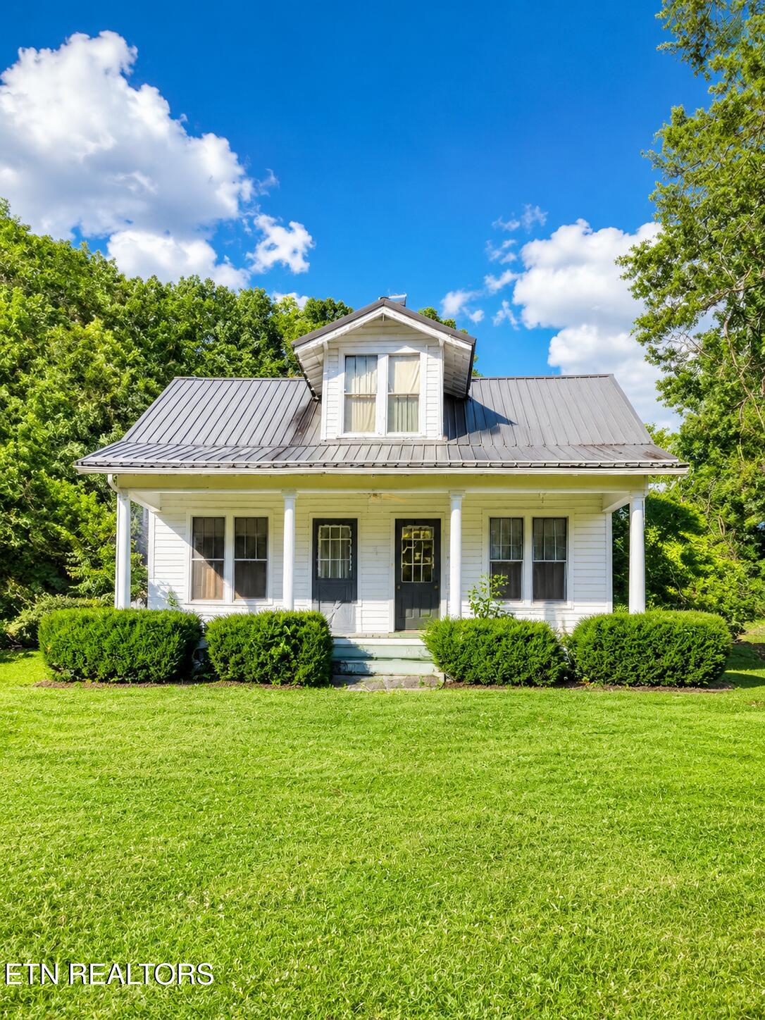 176 Brunswick Drive — photo