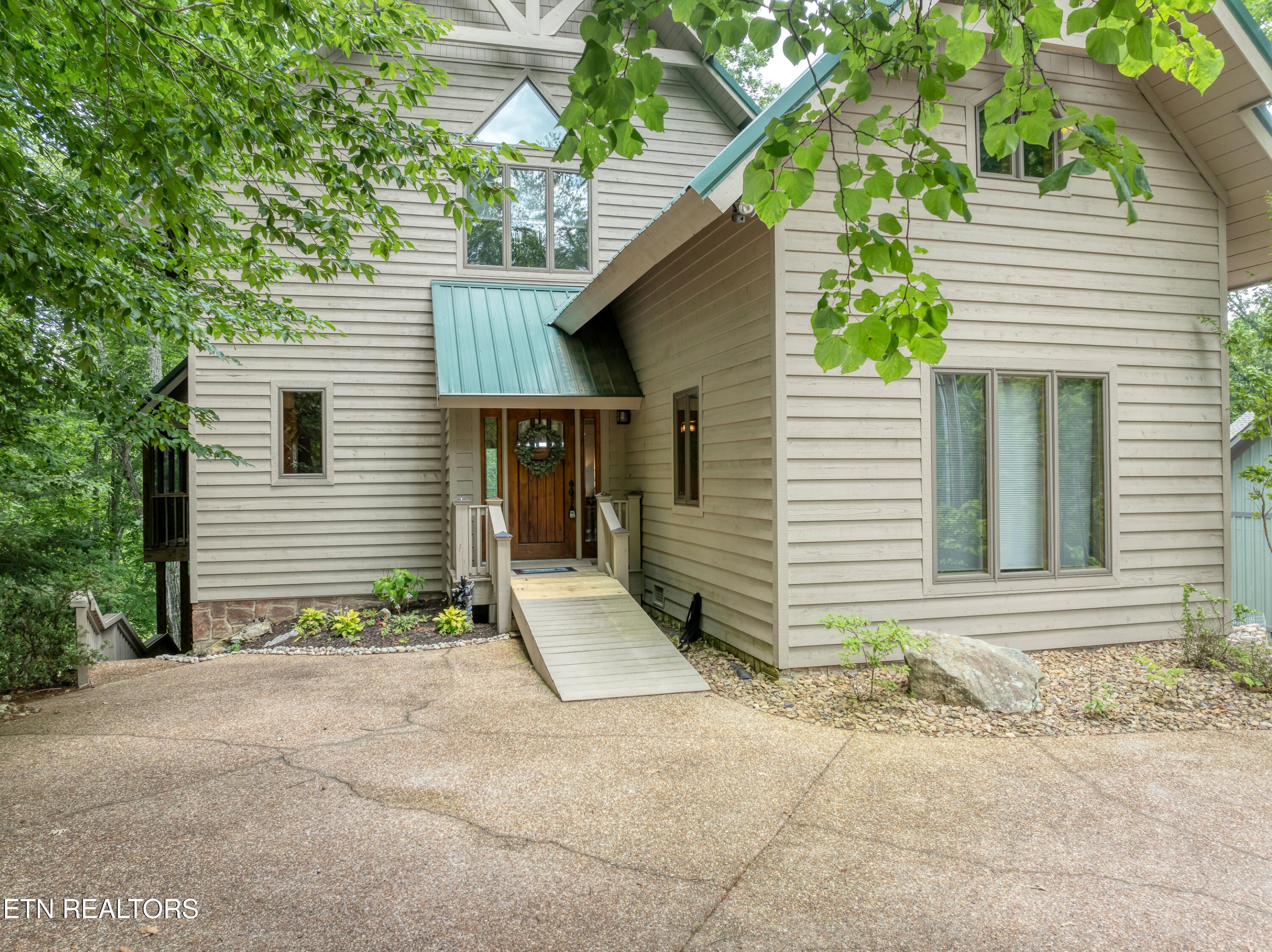 374 Laurel Rd, Townsend, TN 37882 — photo 2