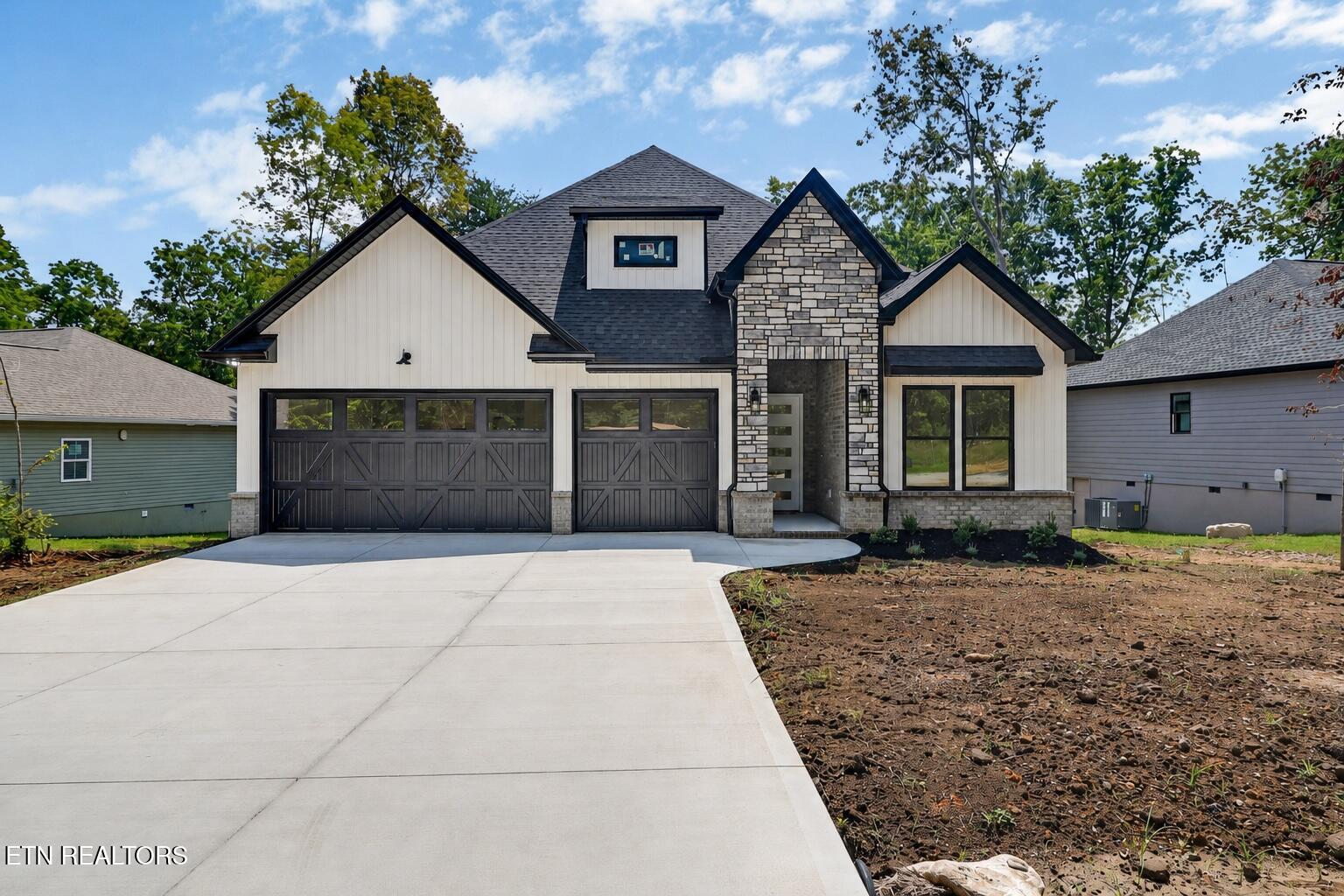 152 Adler Lane — photo