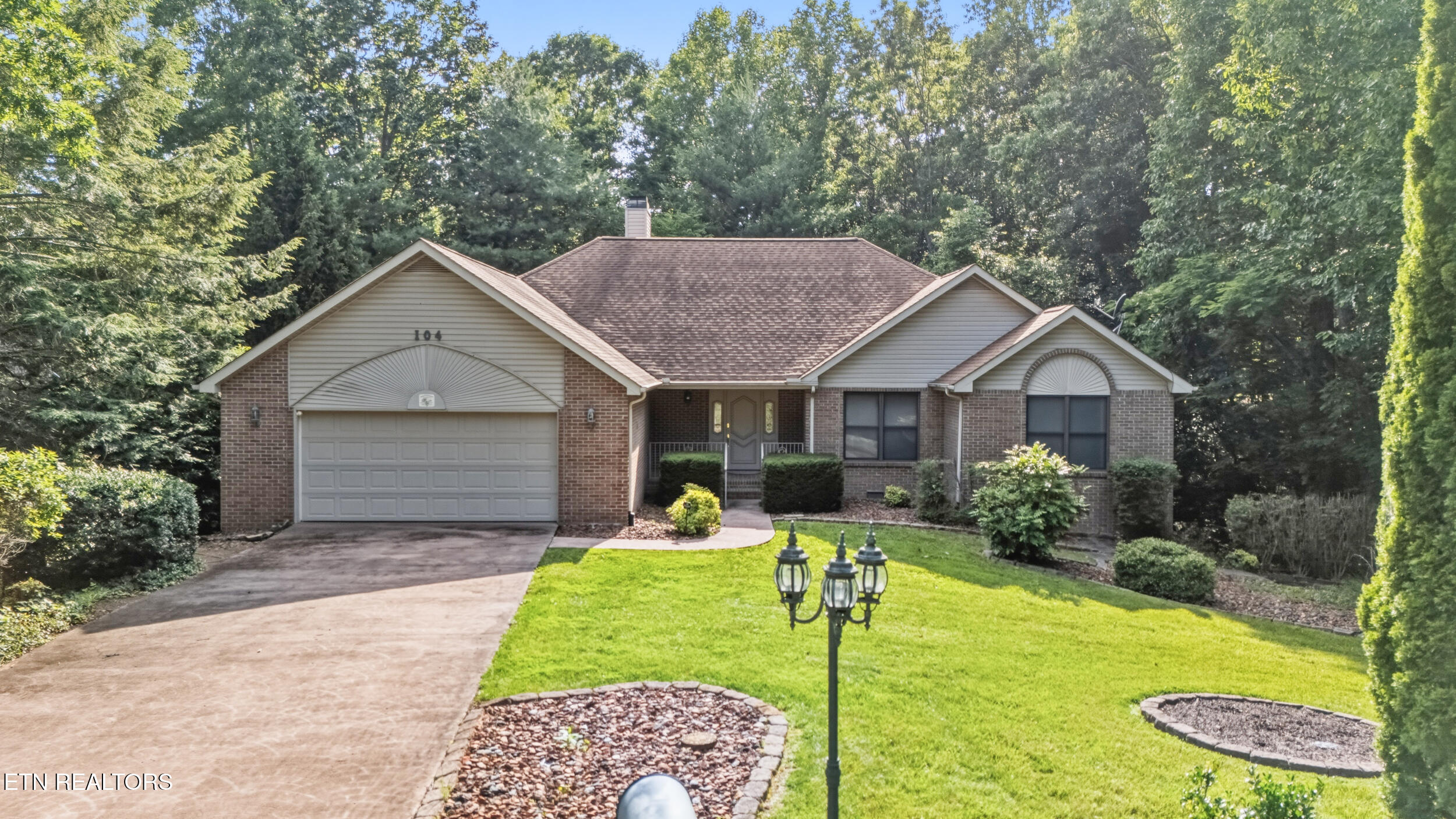 104 Flossmoor Circle — photo