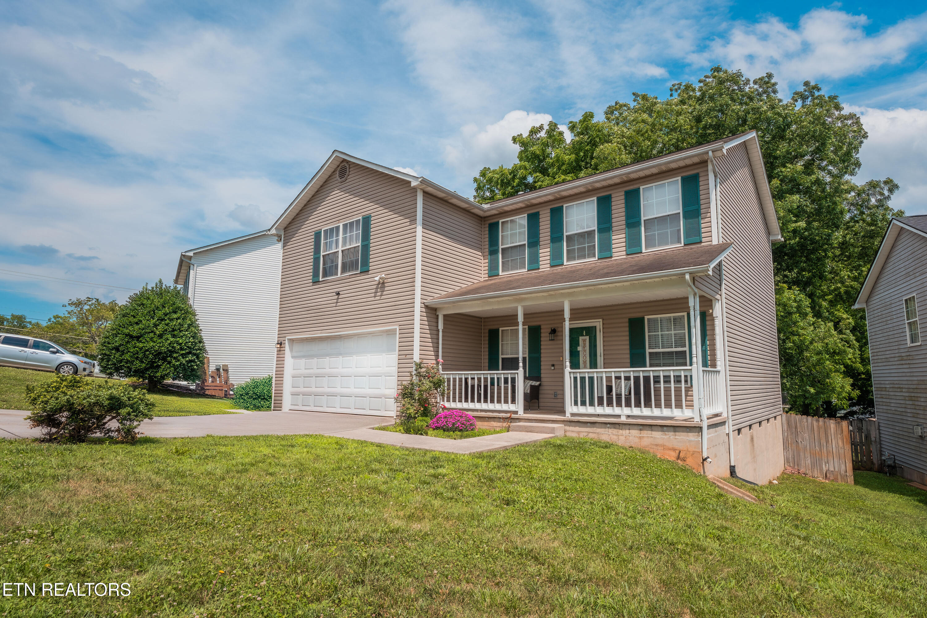7708 Ambergate Rd, Powell, TN 37849 — photo 2