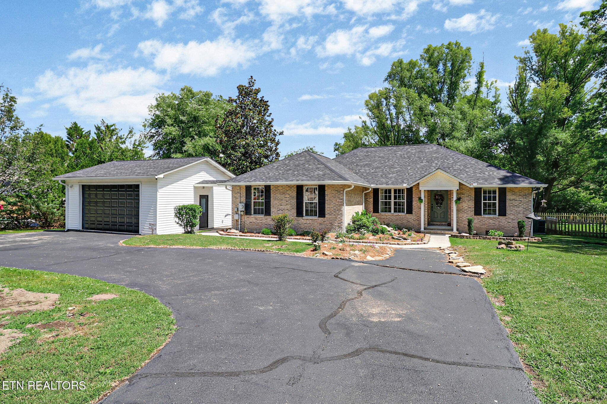 4028 Lone Wolf Circle — photo