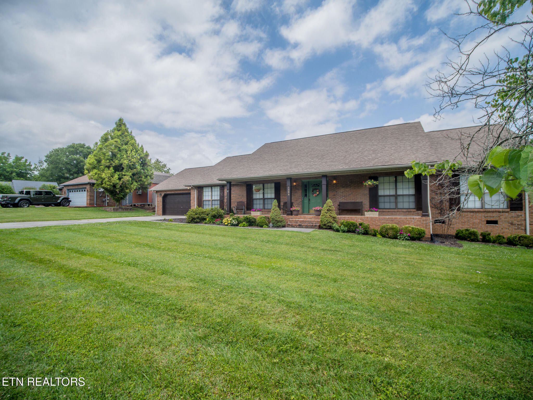 1306 Raulston Rd, Maryville, TN 37803 — photo 2