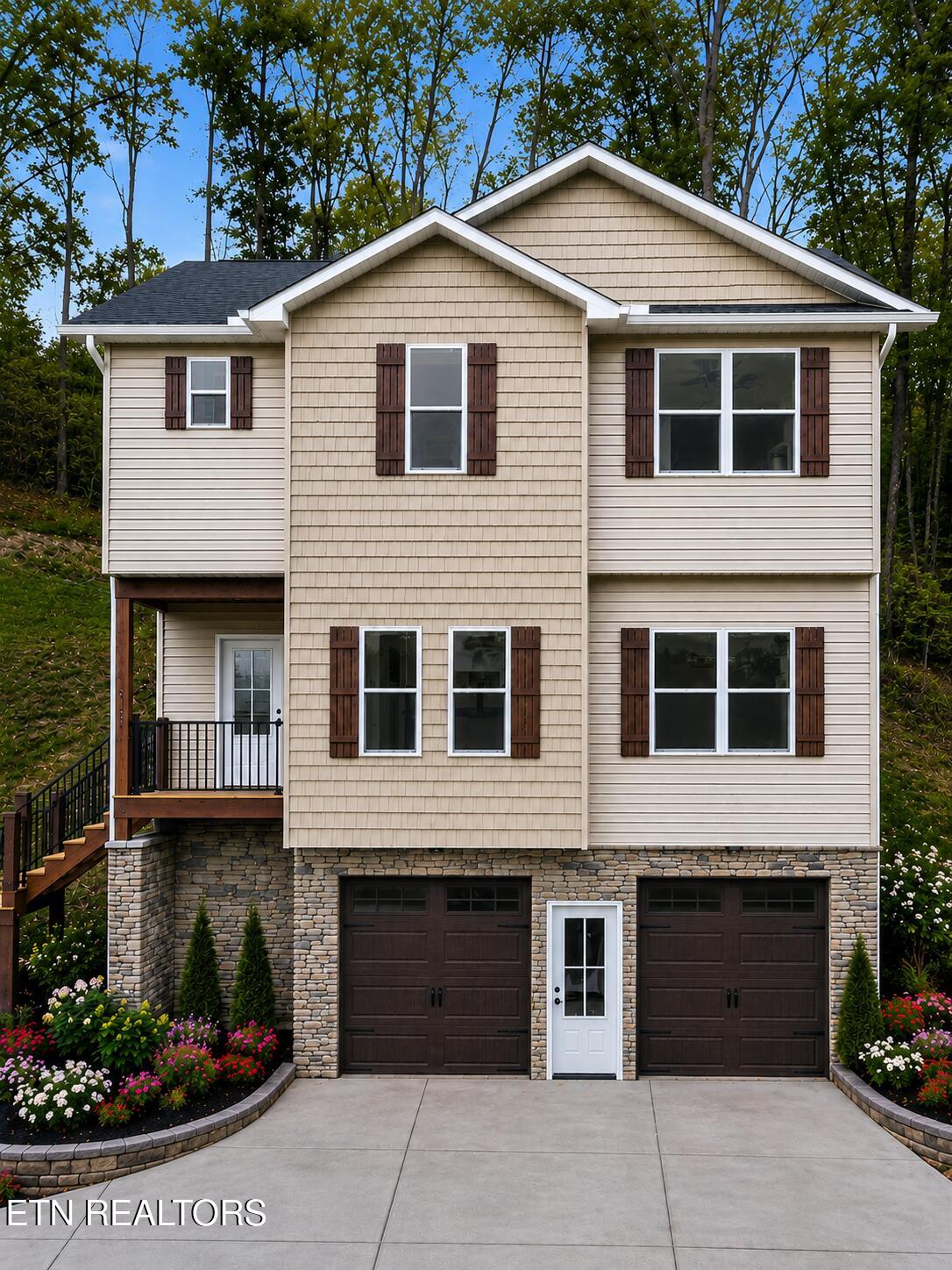 250 Clear Creek Rd — photo