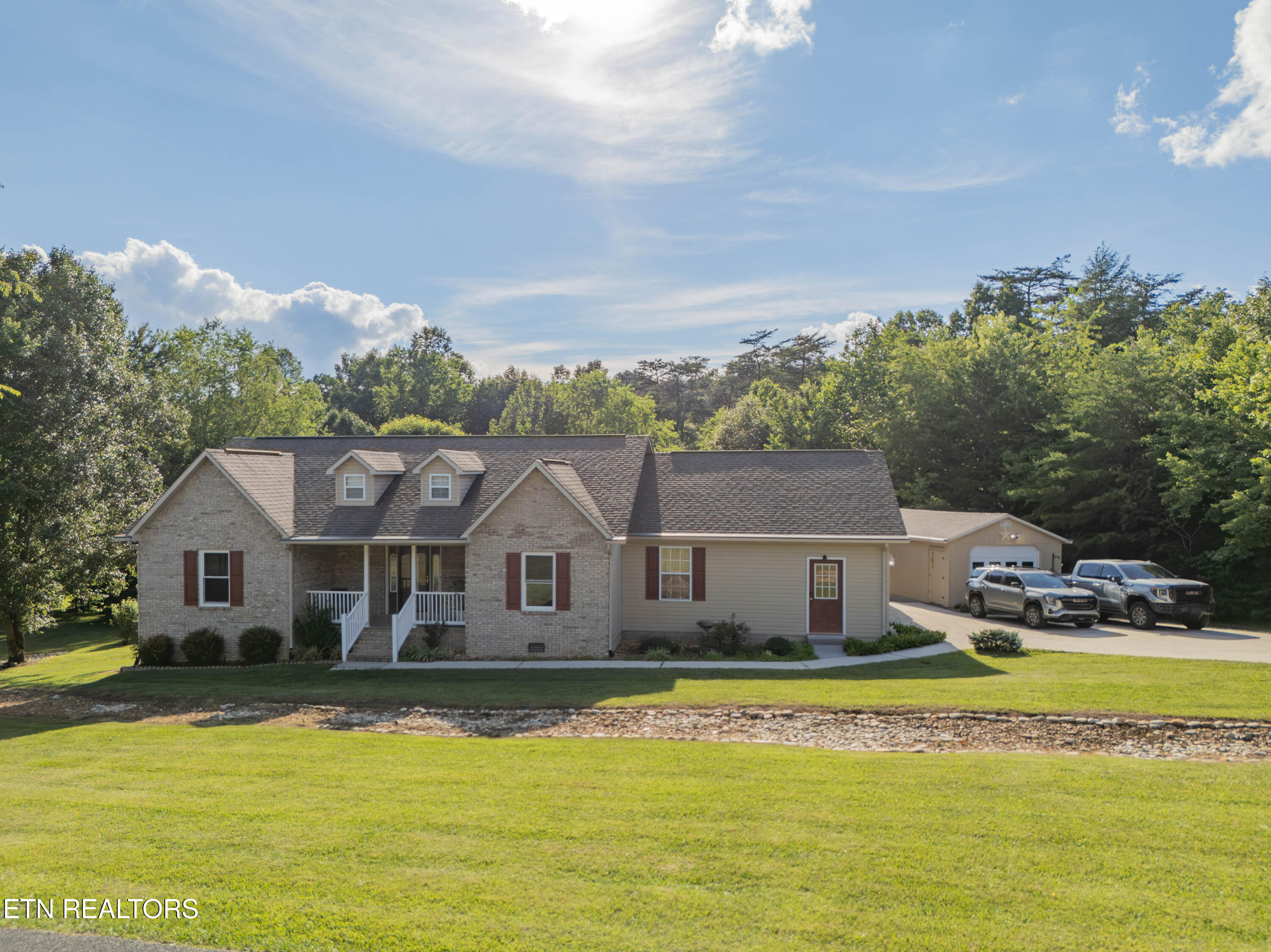 542 Sunset Ridge Drive — photo