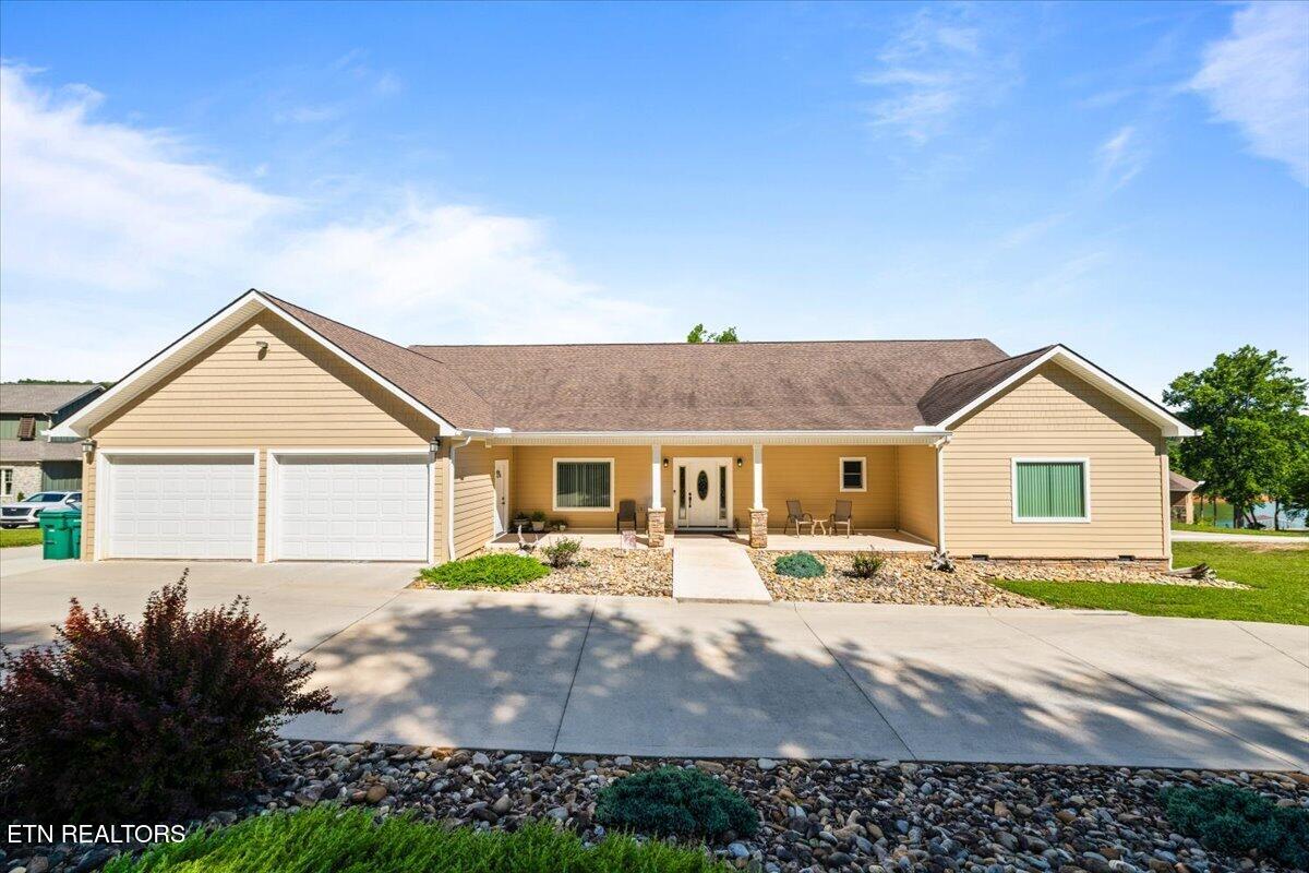 1380 E Norris Point Rd — photo