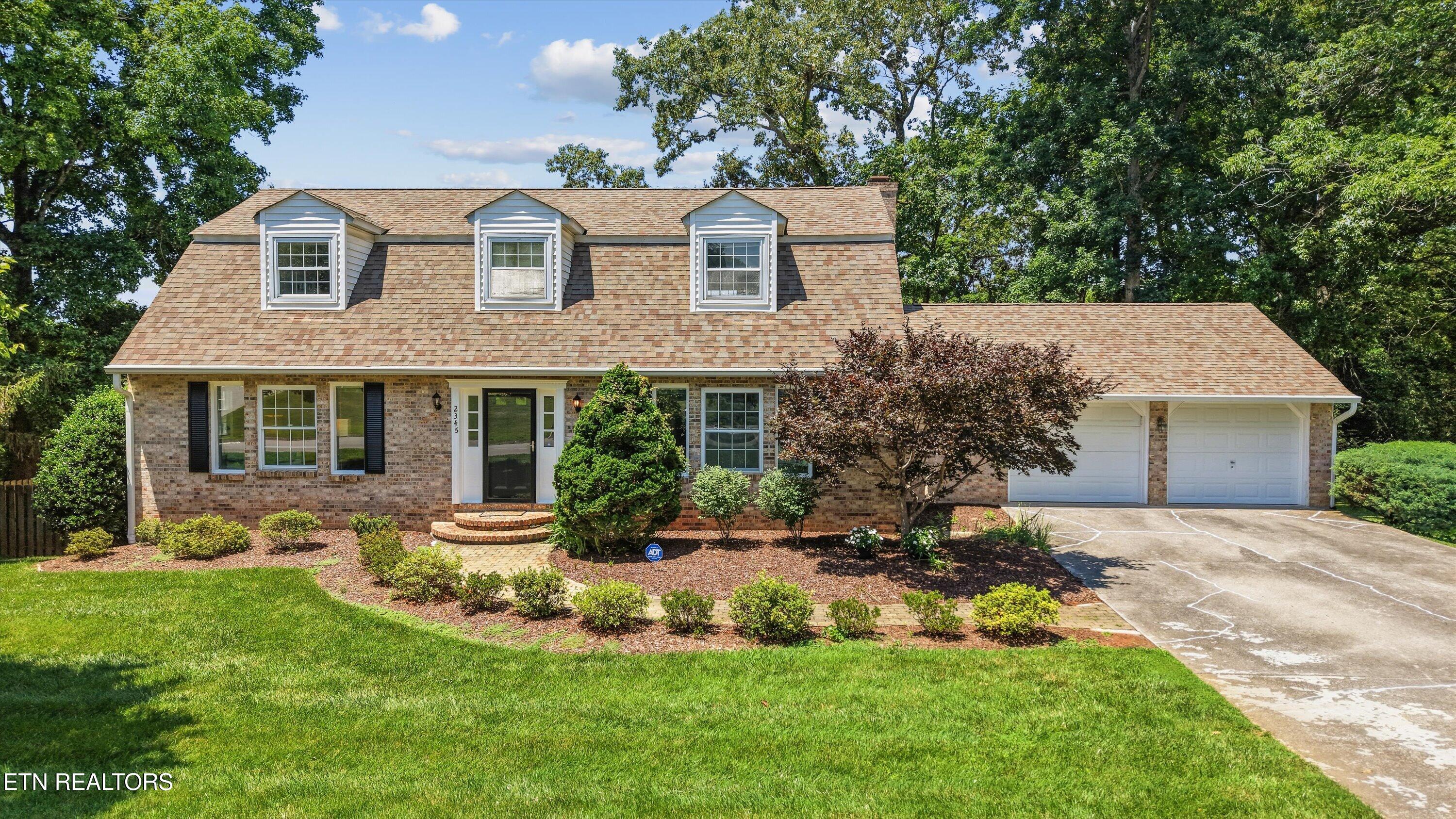 2345 Chesterfield Drive — photo