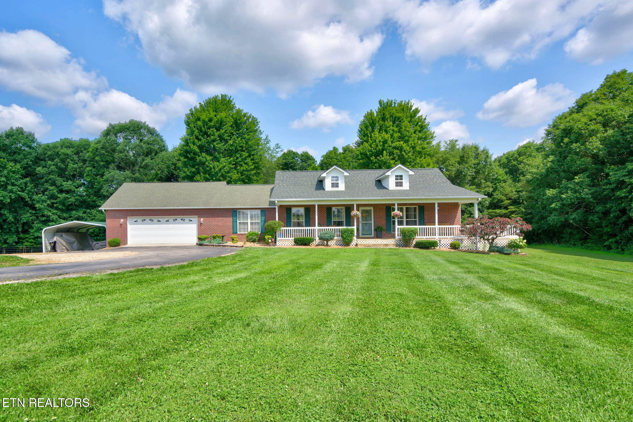 651 Highland Lane — photo
