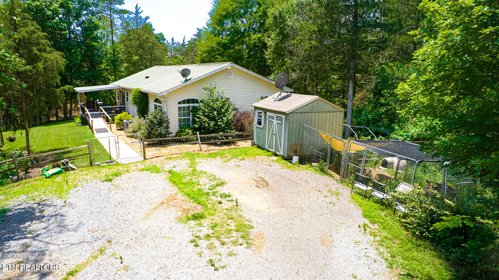 467 Sleepy Valley Rd — photo