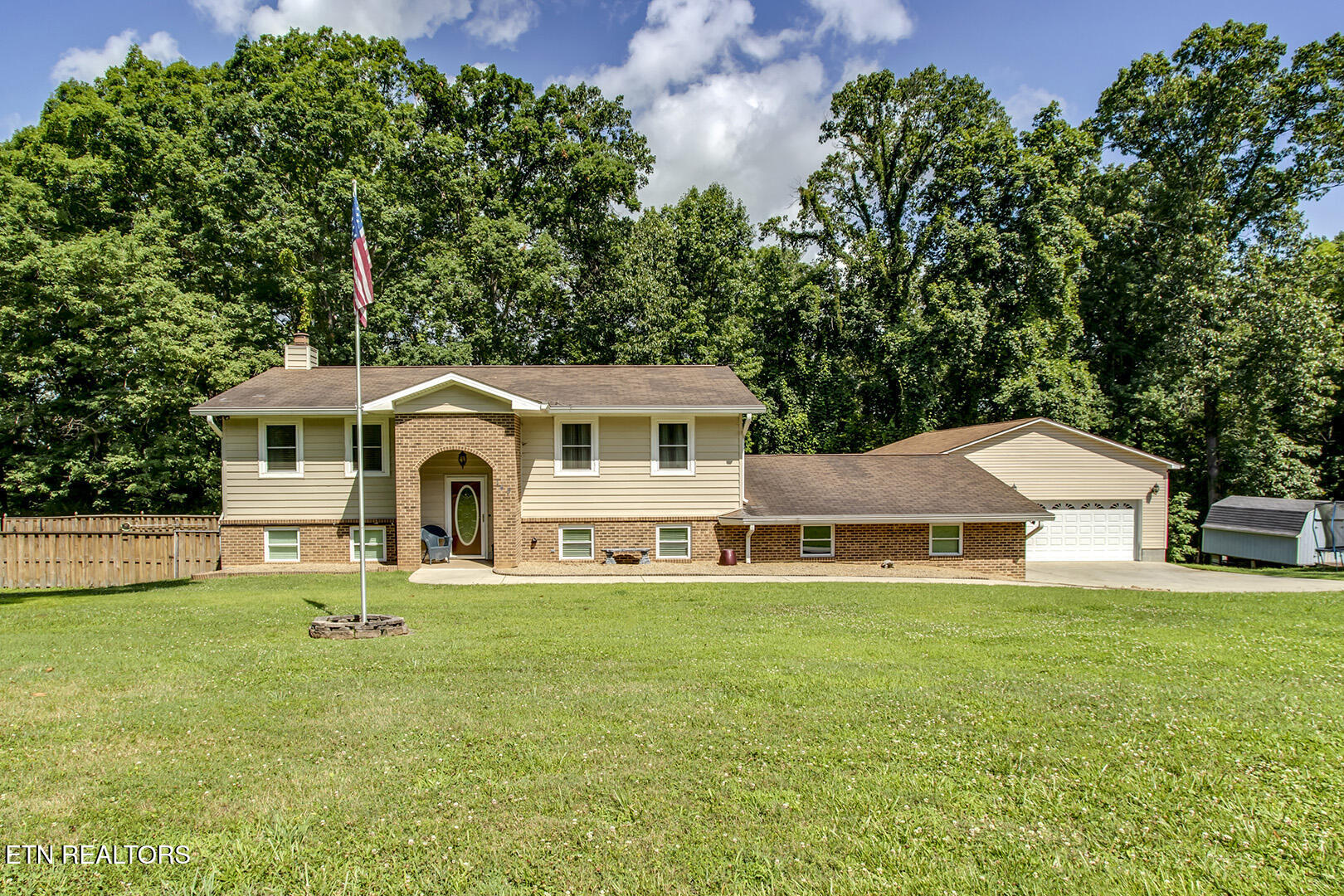 145 Van Stowe Rd — photo