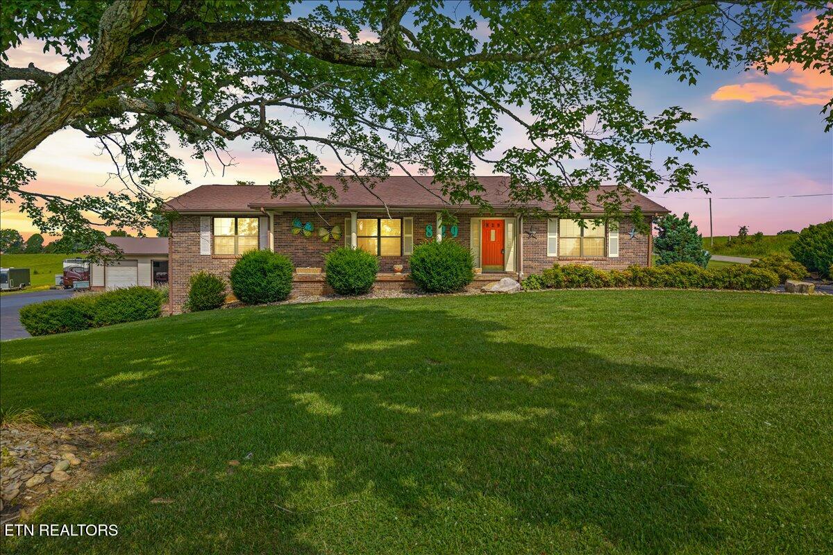 829 Oak Grove Rd — photo