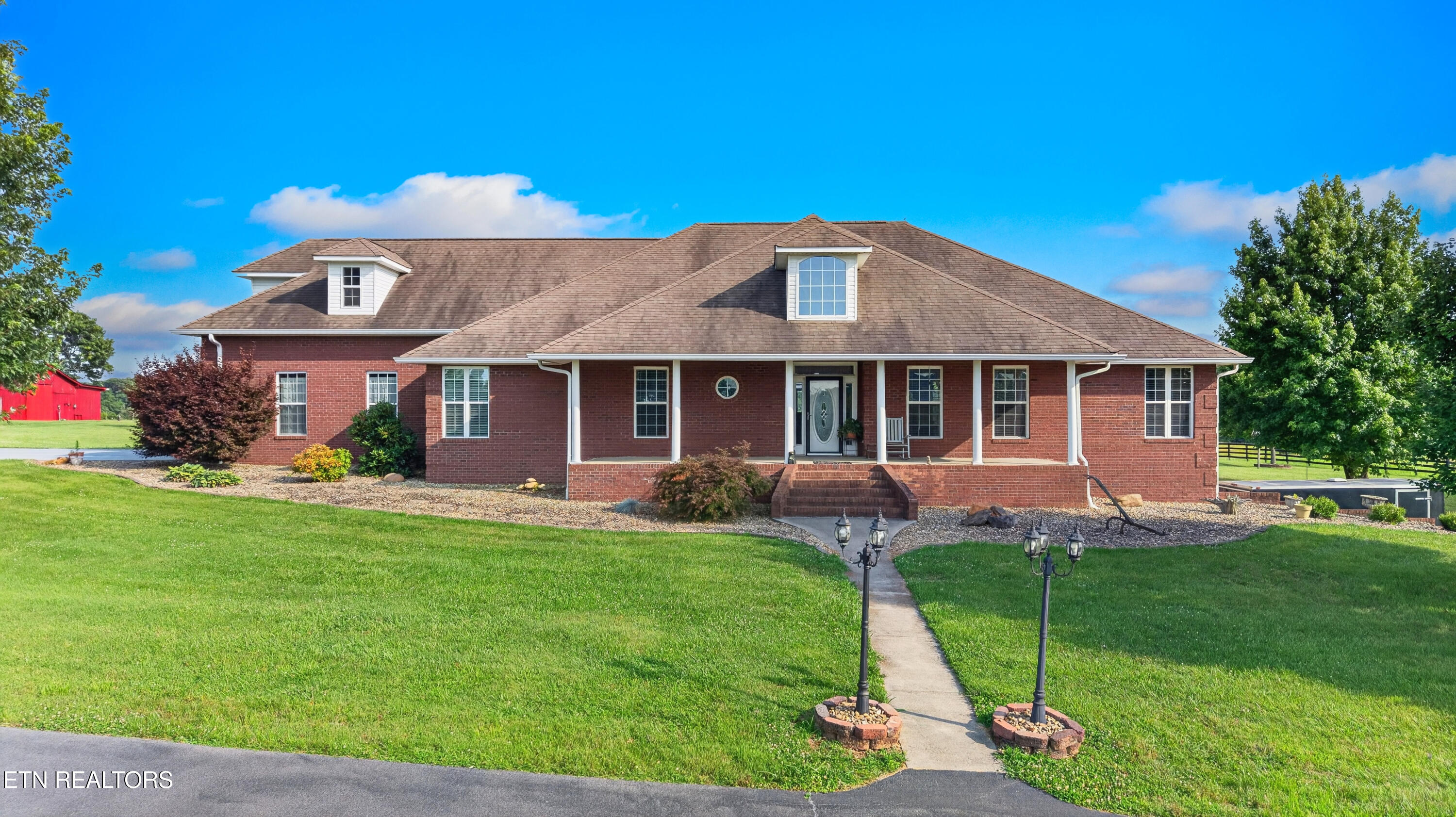 670 Burchfield Rd — photo