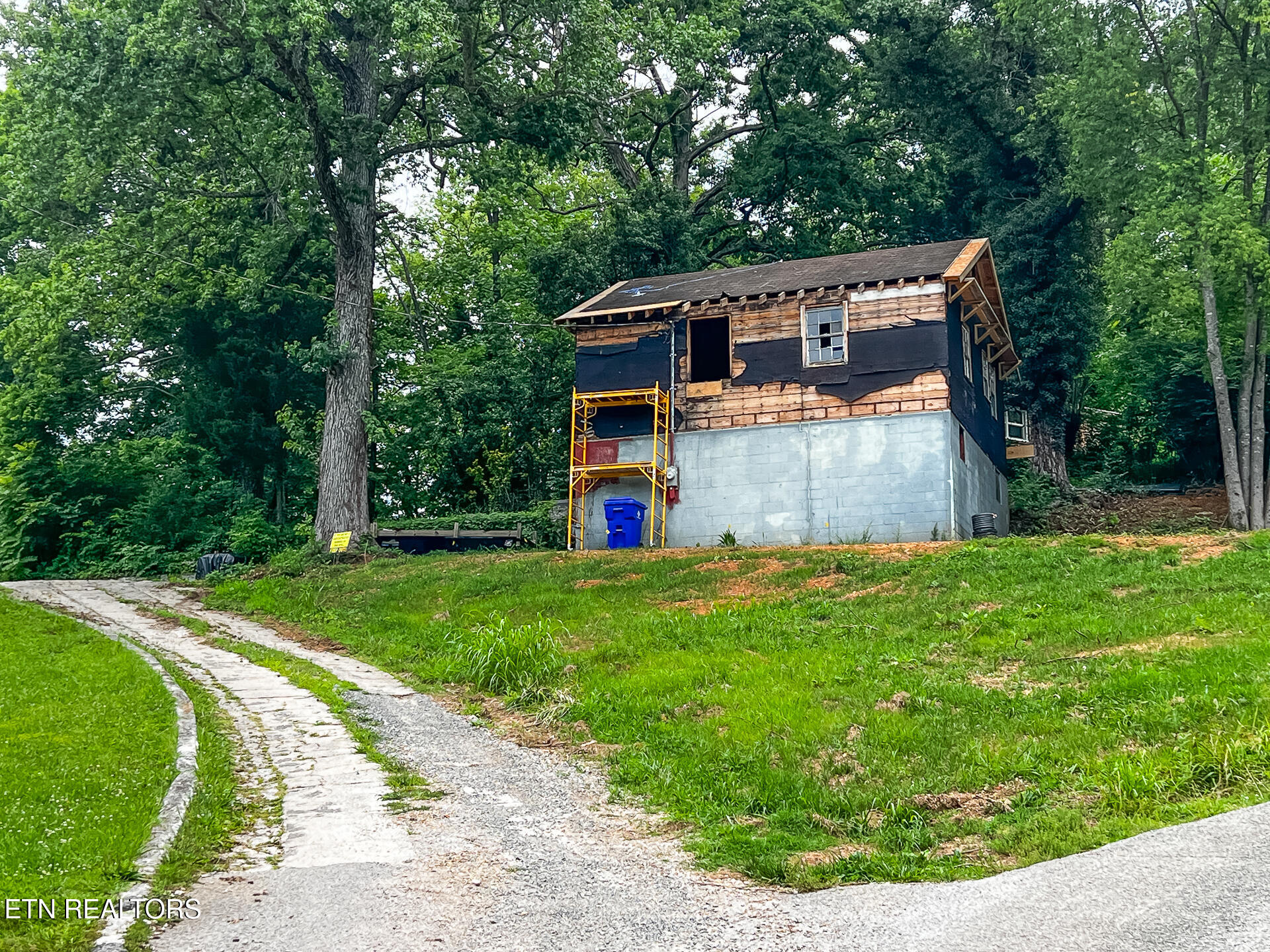 709 Lakeview Church Lane — photo