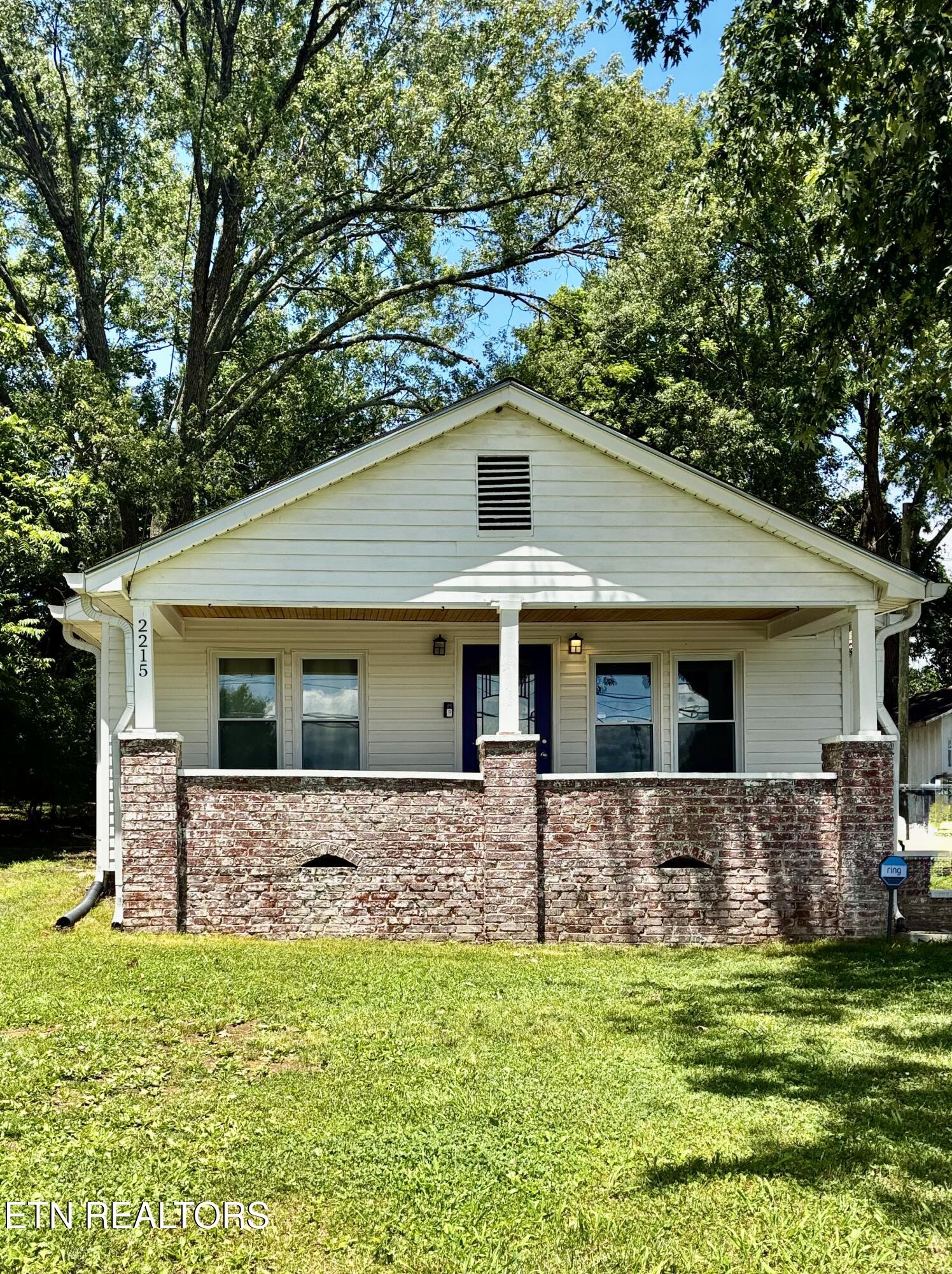 2215 Morningside Drive — photo