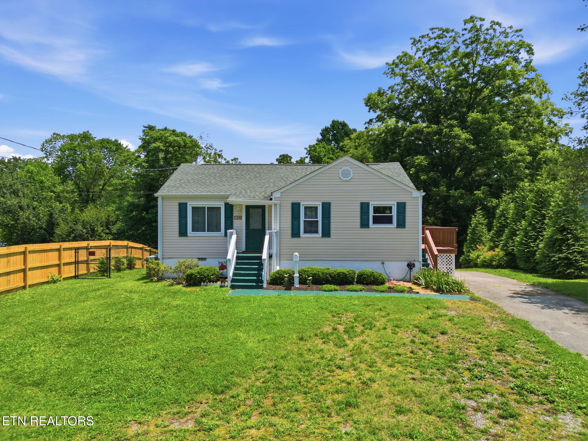 124 Salem Rd — photo