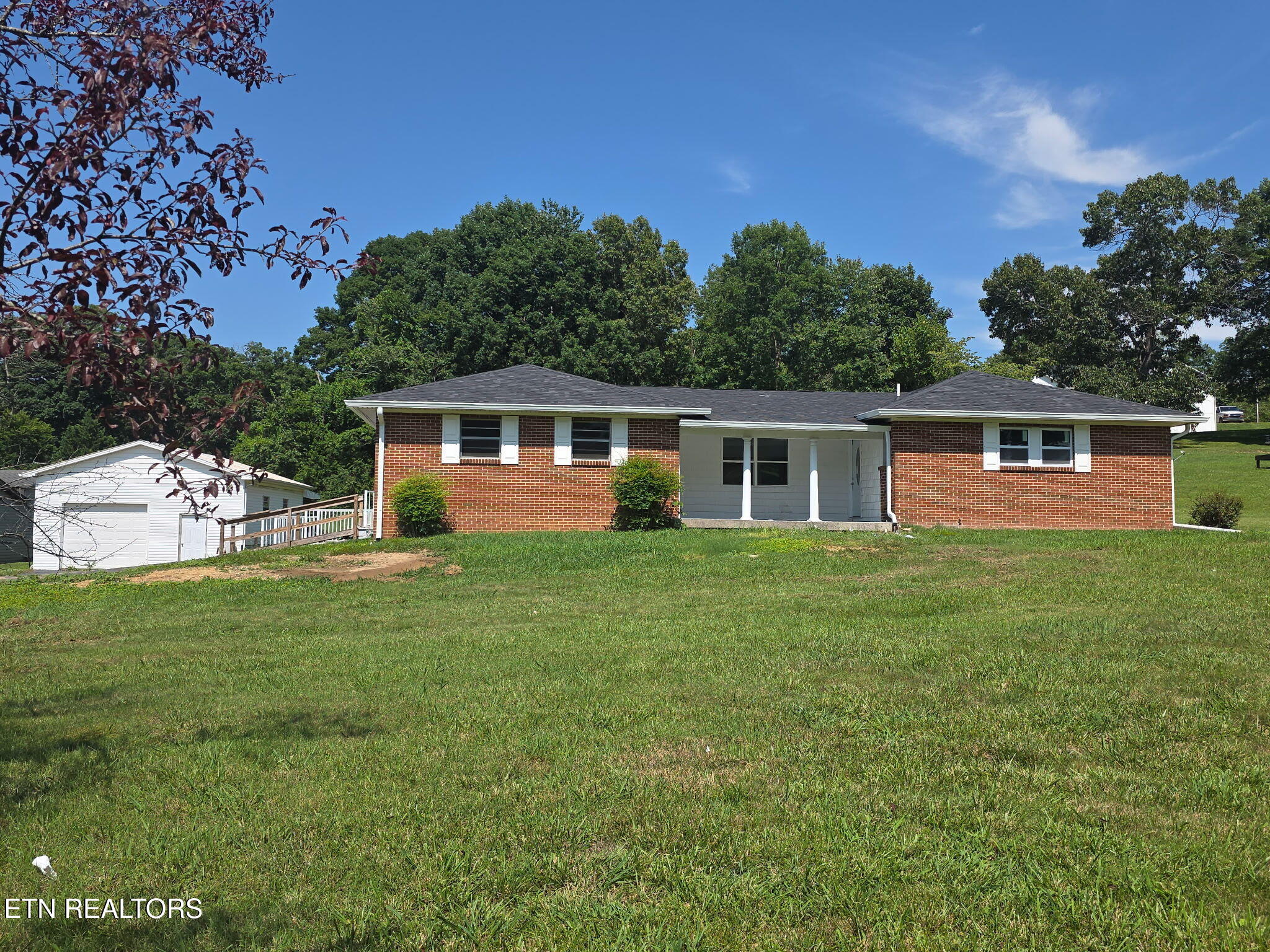 824 Poplar Springs Rd — photo