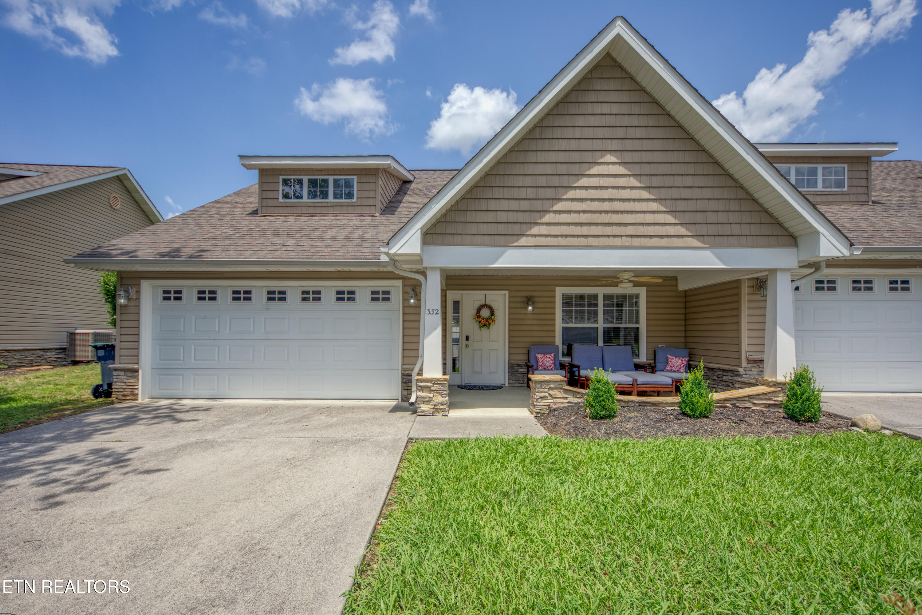 332 Meriwether Way — photo
