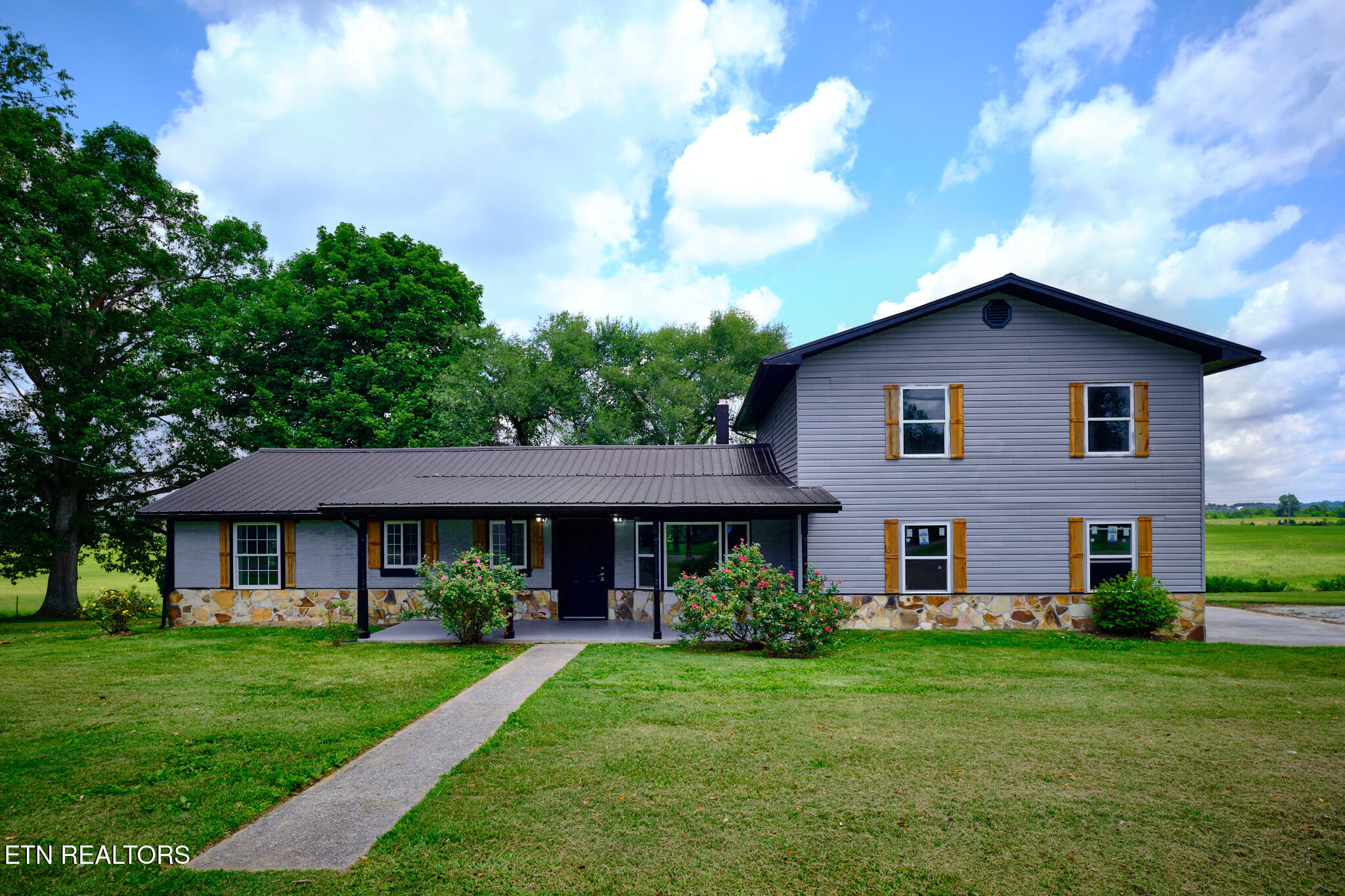 560 Rudd Rd — photo