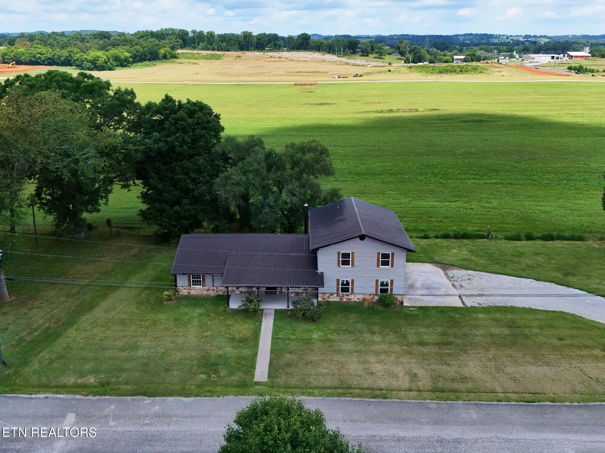 560 Rudd Rd, Greenback, TN 37742 — photo 2