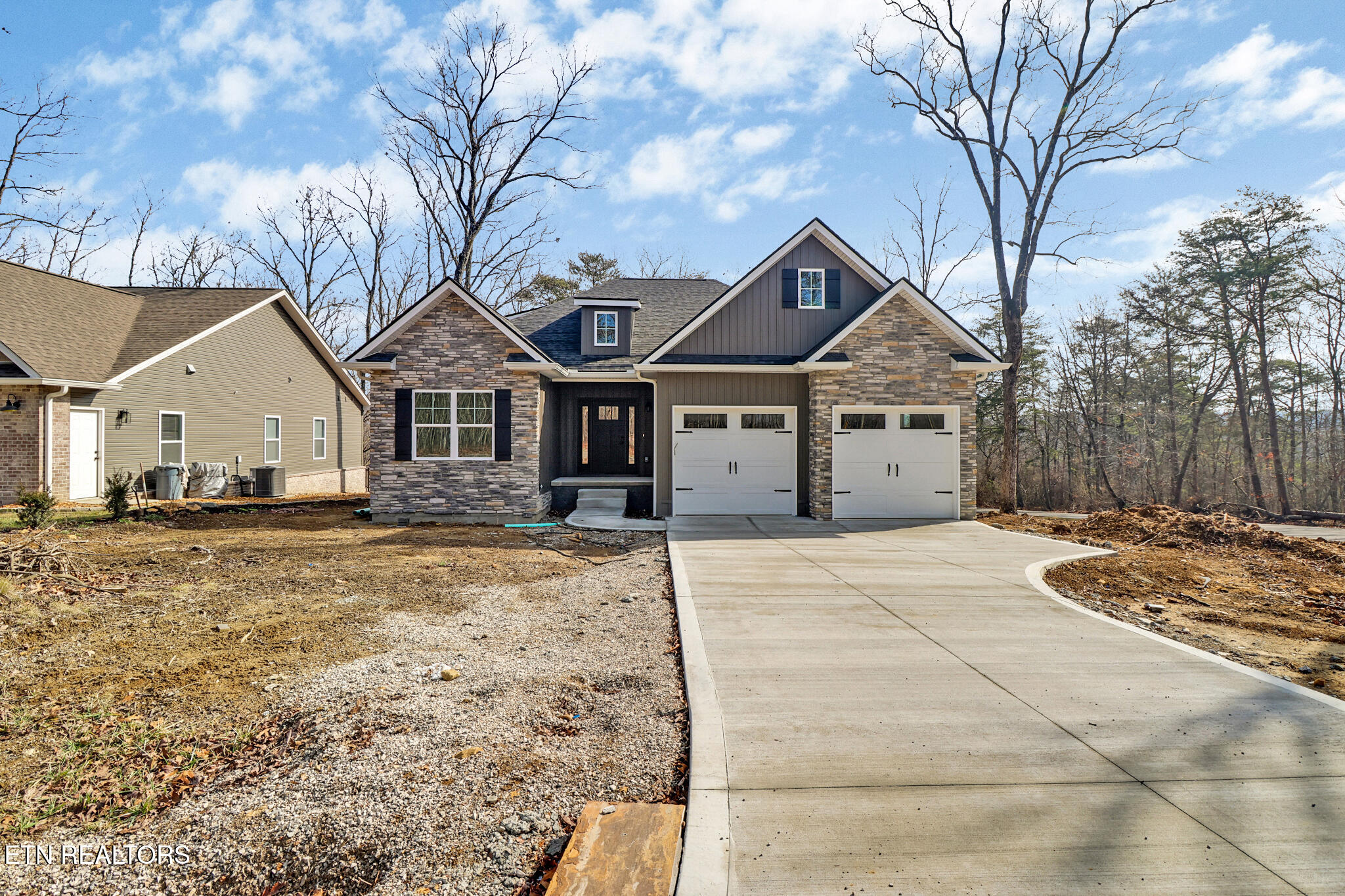 102 Amherst Drive — photo