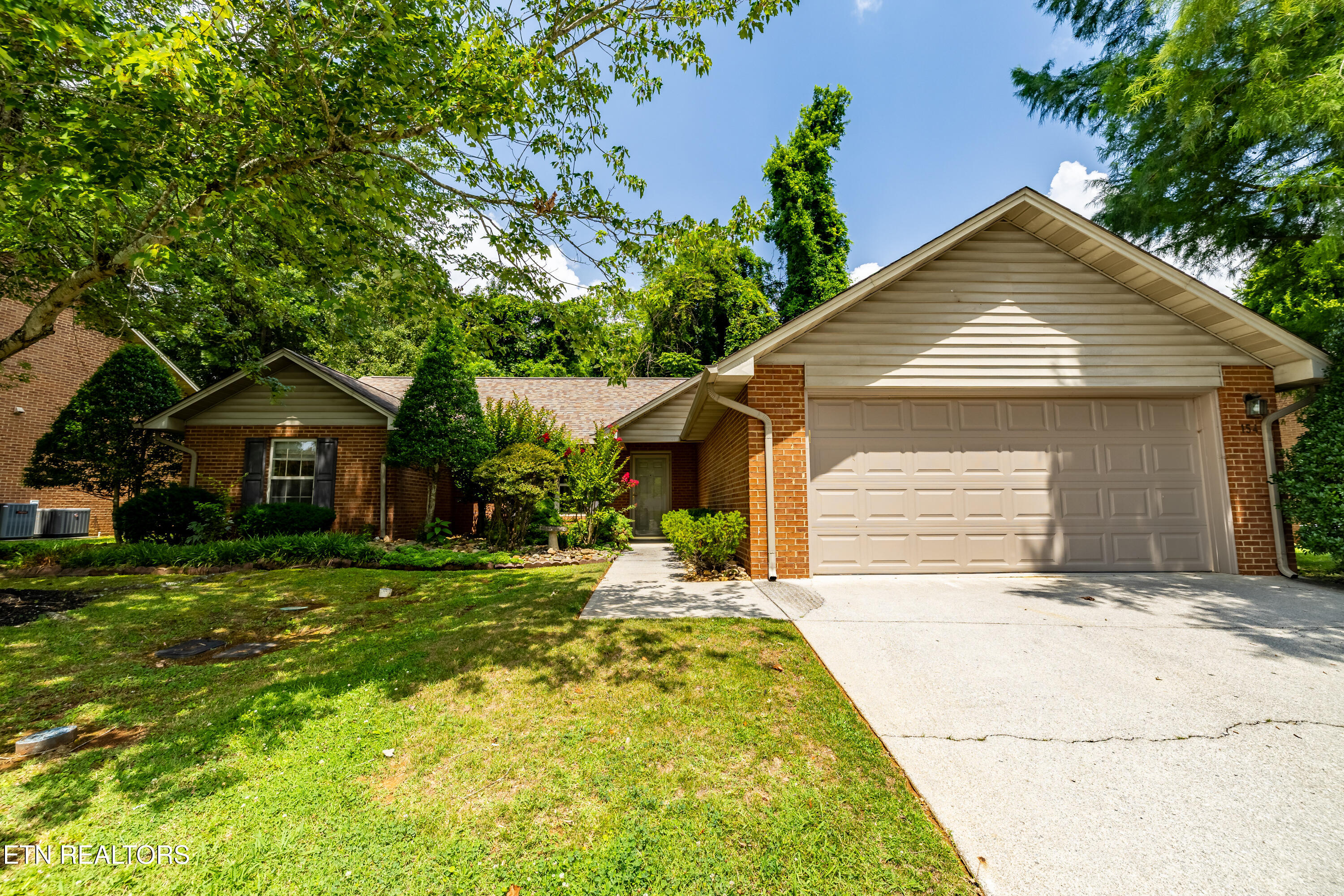 154 Manchester Drive — photo