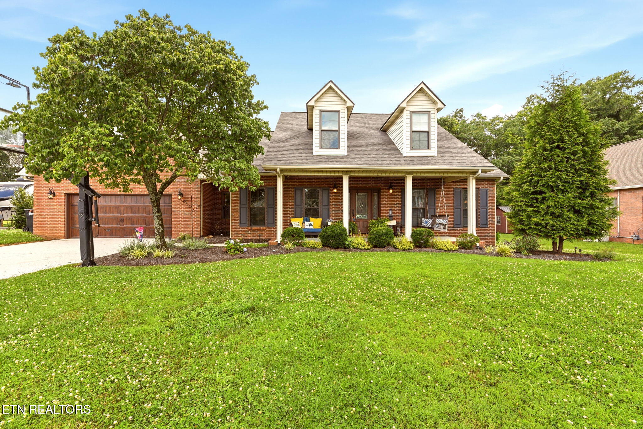 112 Rutherford Court — photo